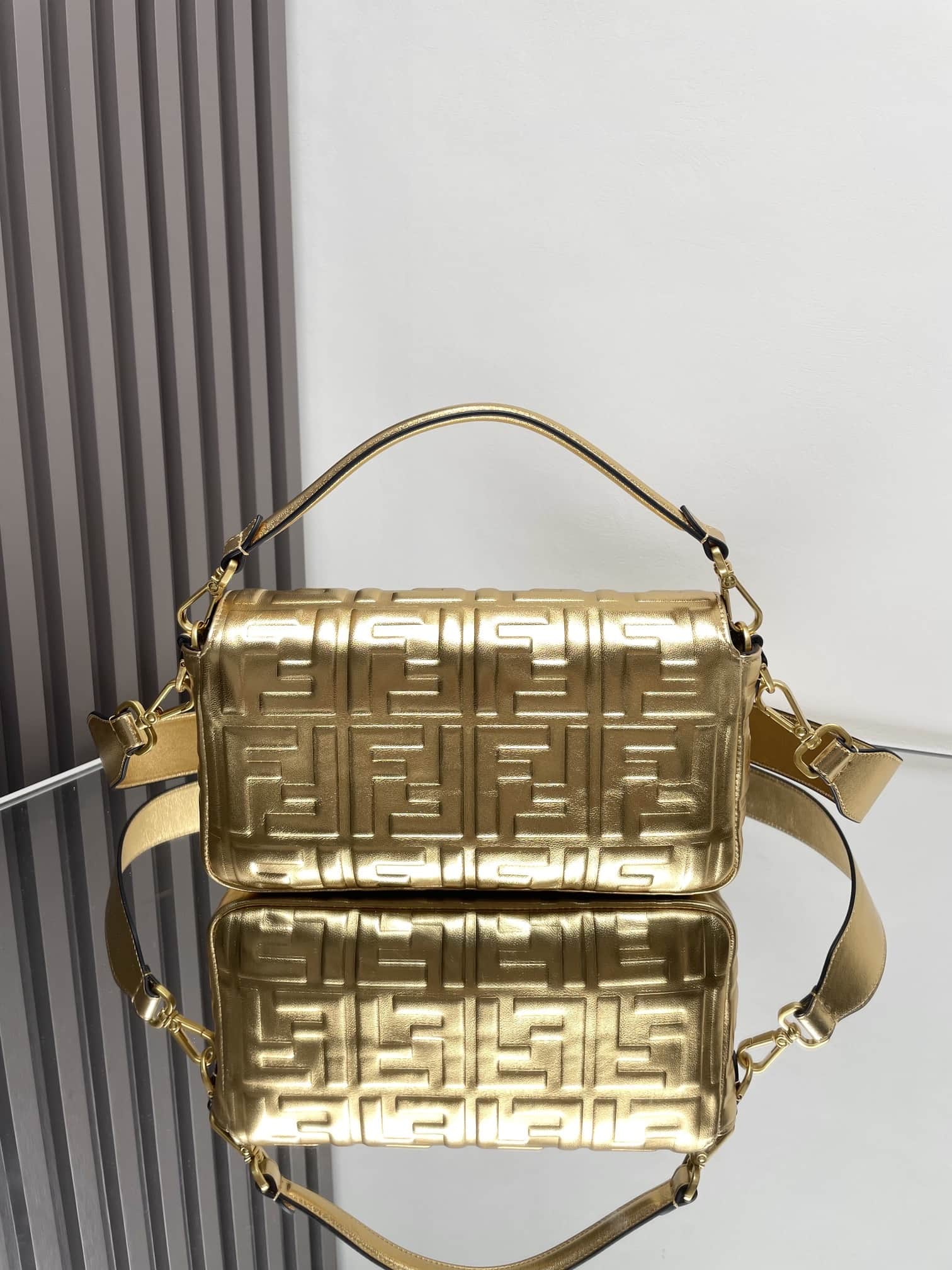 BAGUETTE leather bag Gold High