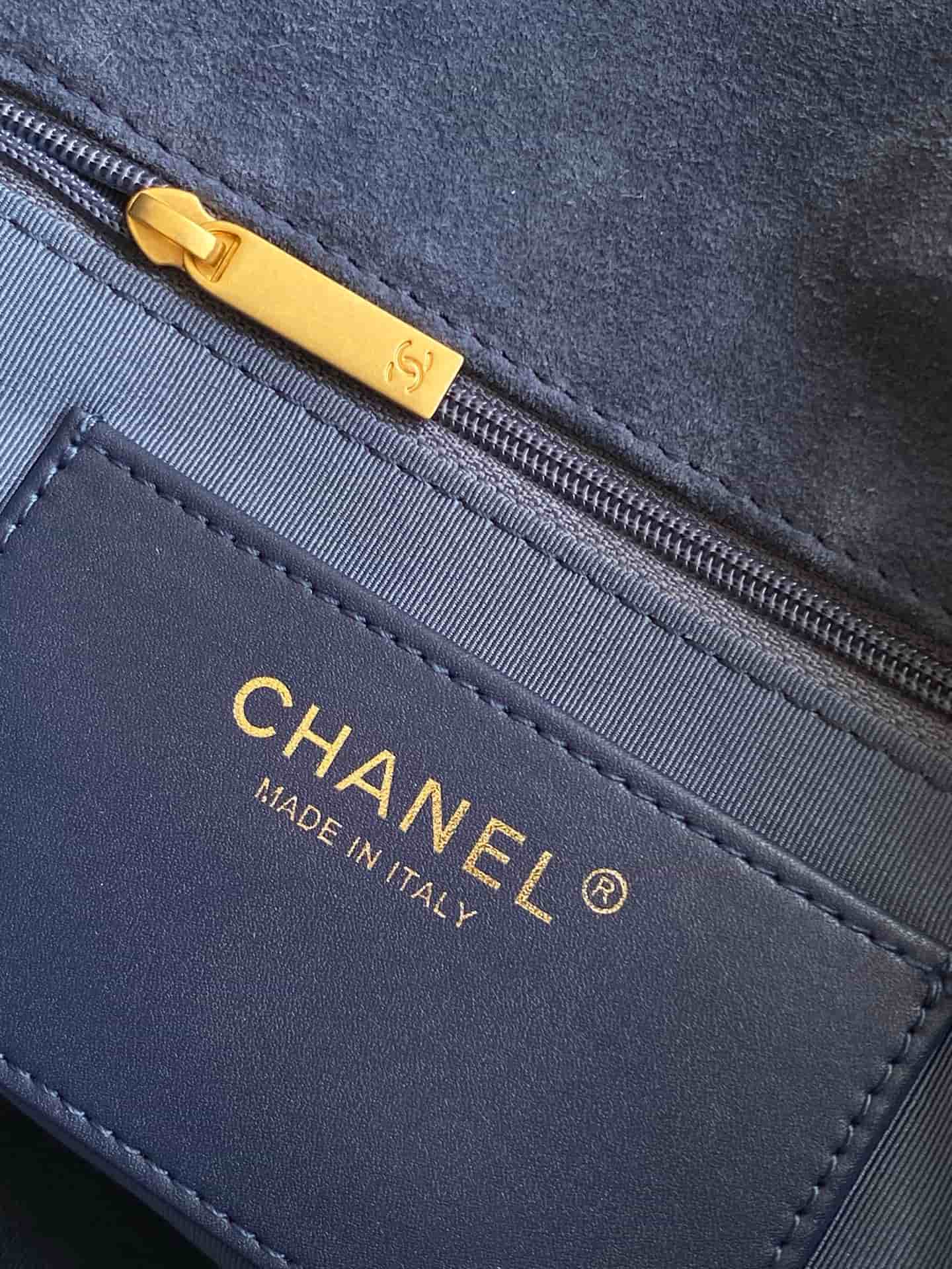 Chanel Classic Flap bag in Navy Blue Suede & Gold-Tone Metal AS5987 A
