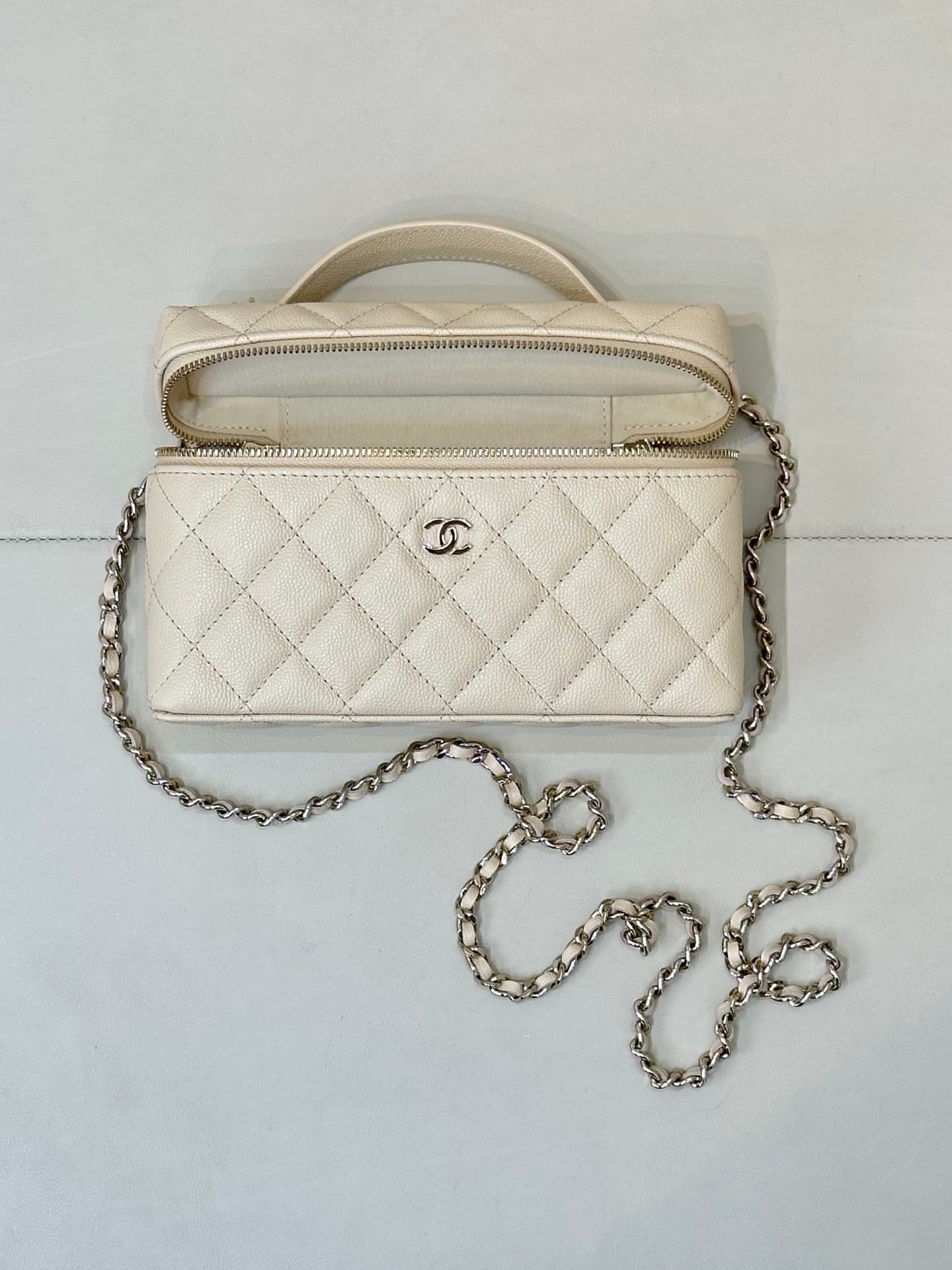Chanel Classic Vanity with Chain Grained Calfskin & Gold-Tone Metal Beige AP4385 TOP