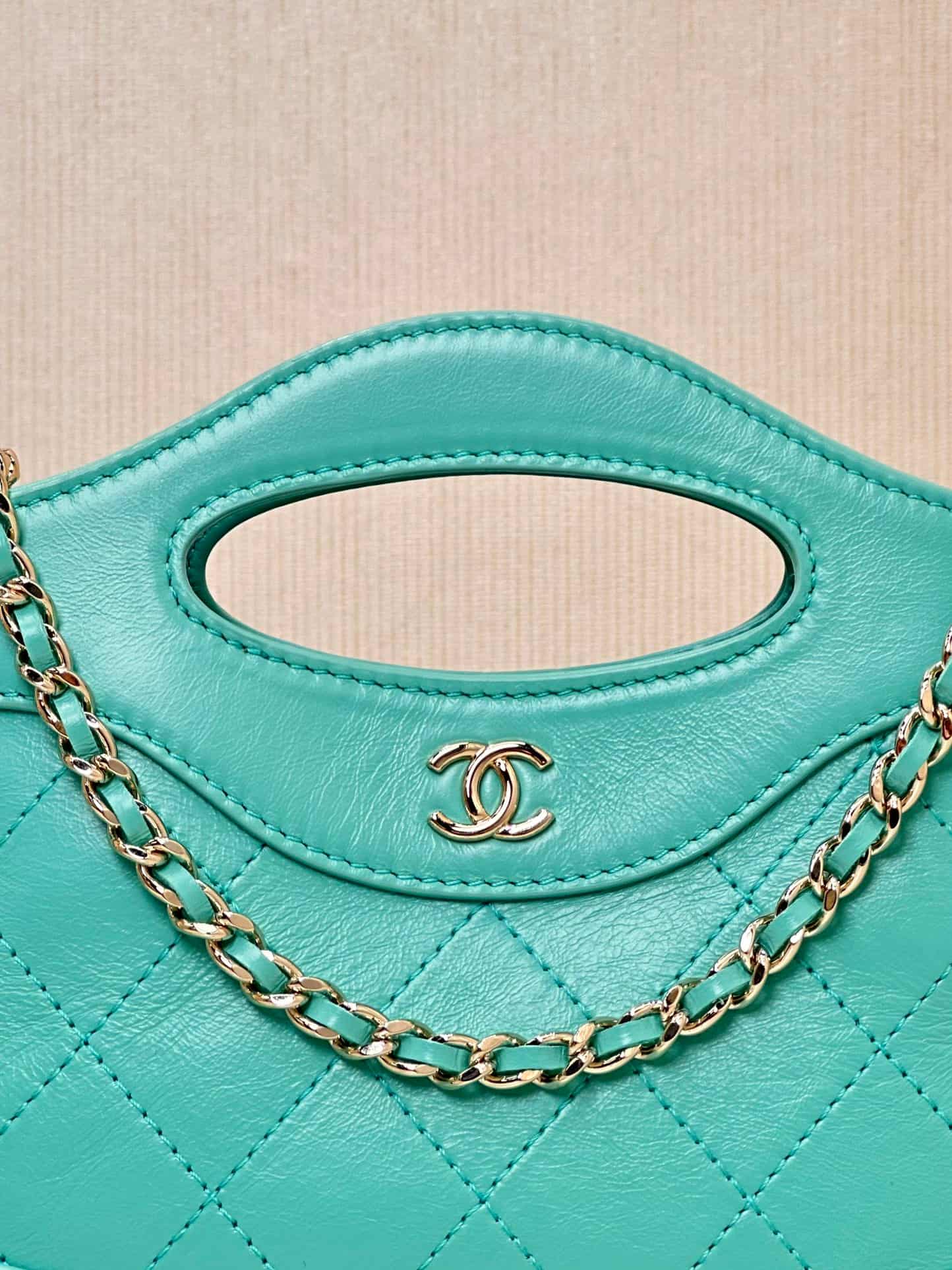Chanel Clutch with chain Lambskin & Gold-Tone Metal AP3656 Green TOP
