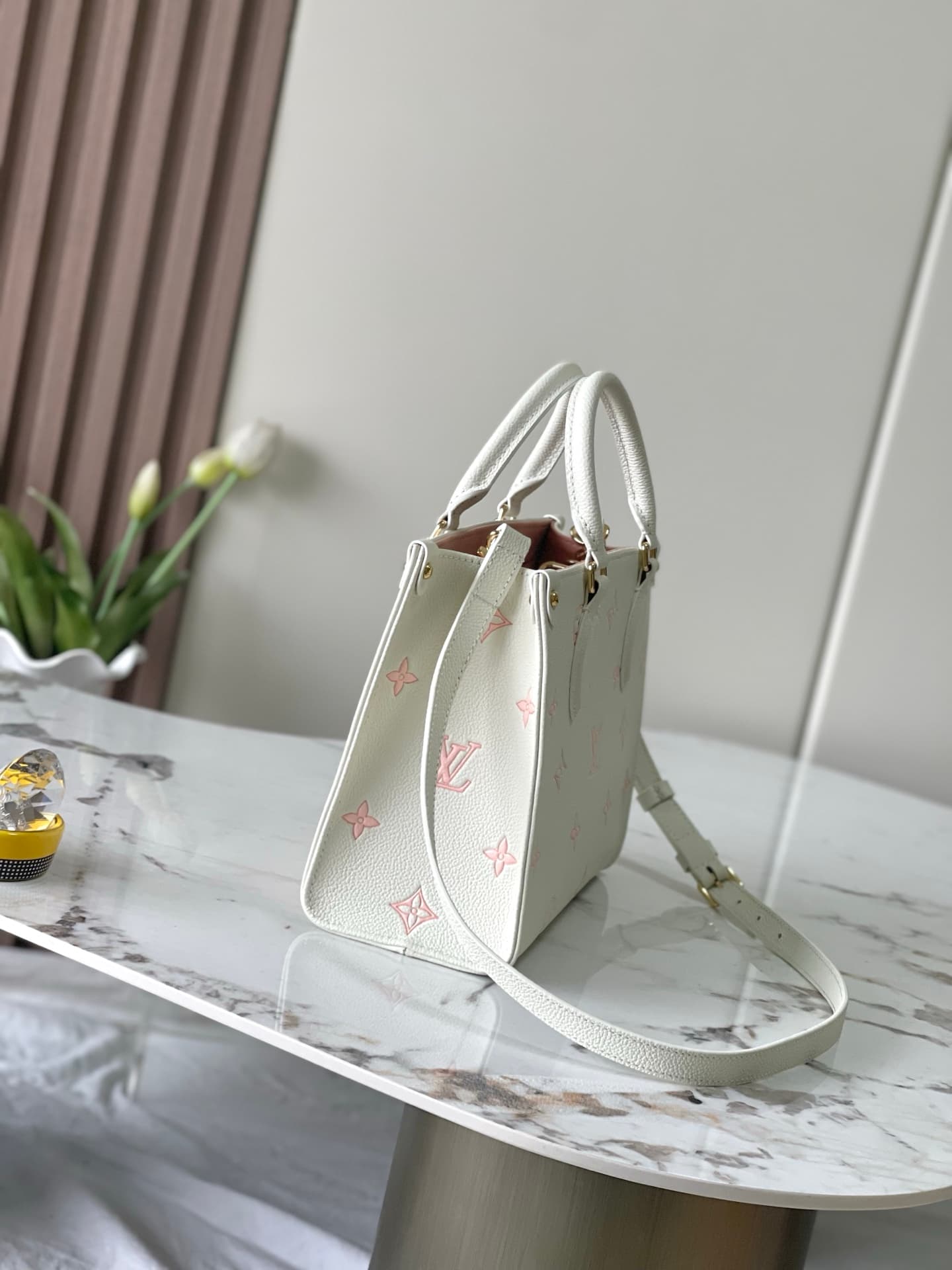 Louis Vuitton OnTheGo PM Milky White/Peach Cowhide leather M28313 High