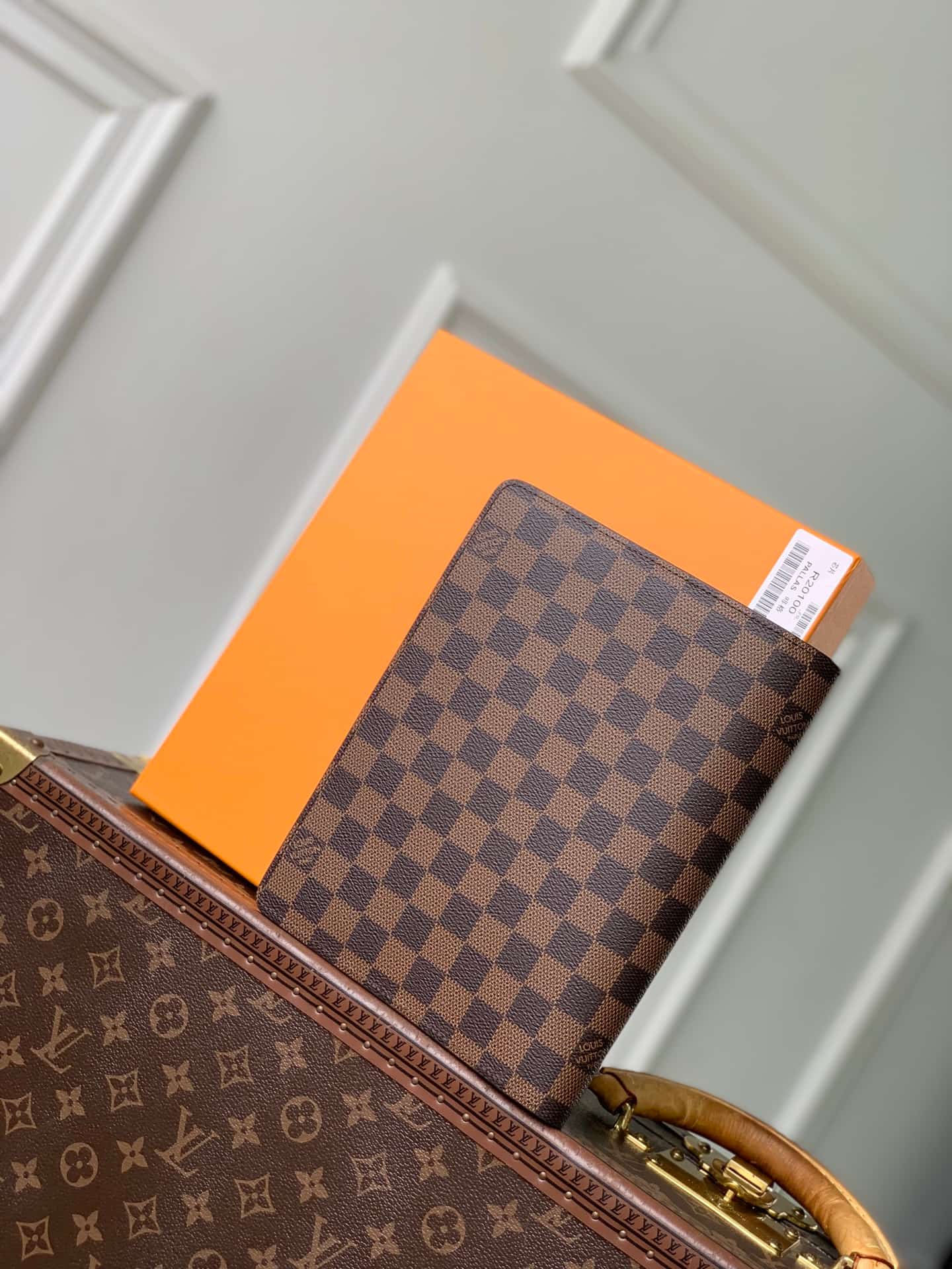 Louis Vuitton Desk Agenda Cover Damier canvas, cross grain leather lining R21065 High