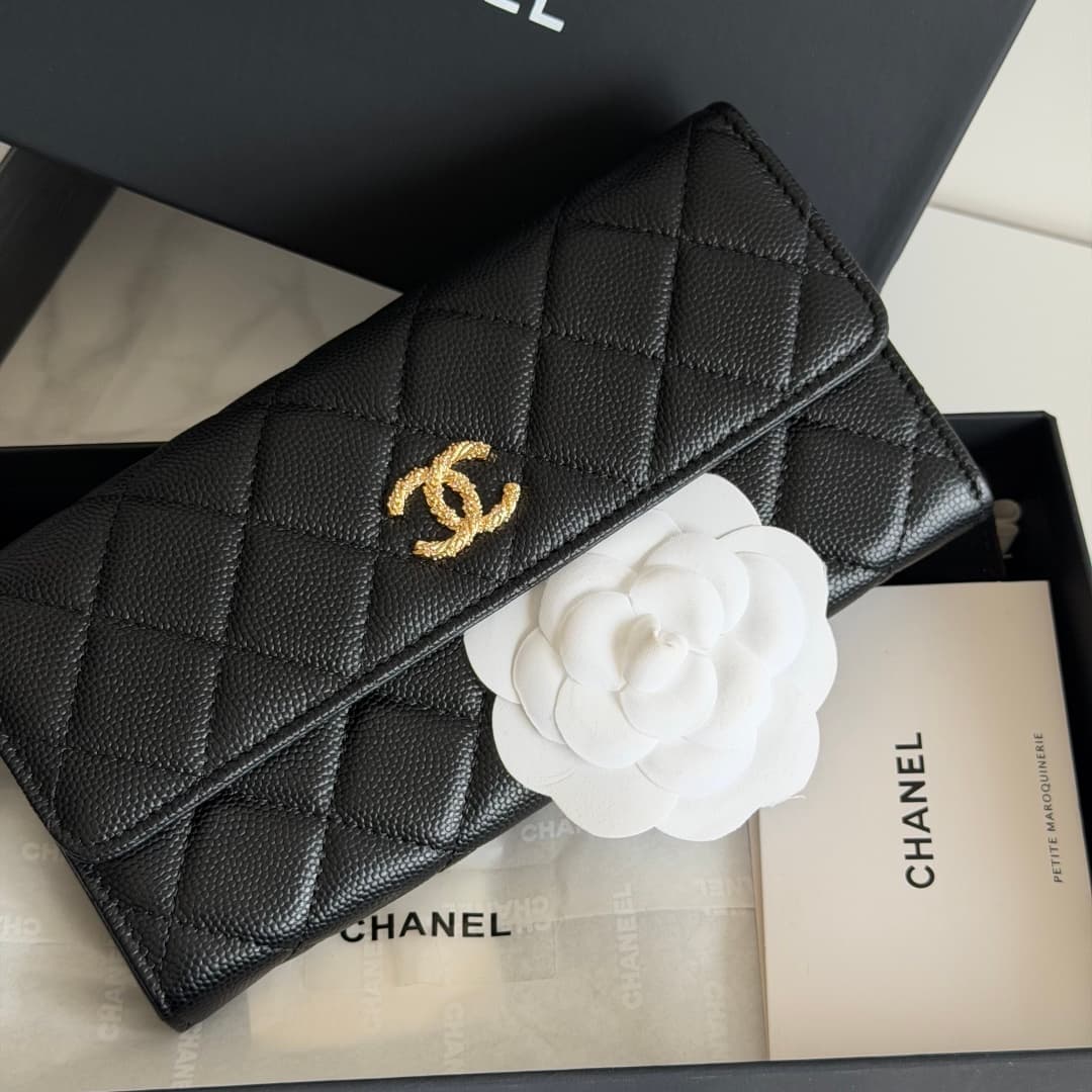 Chanel Wallet Shiny Grained Calfskin Strass & Gold-Tone Metal Black AP5076 High
