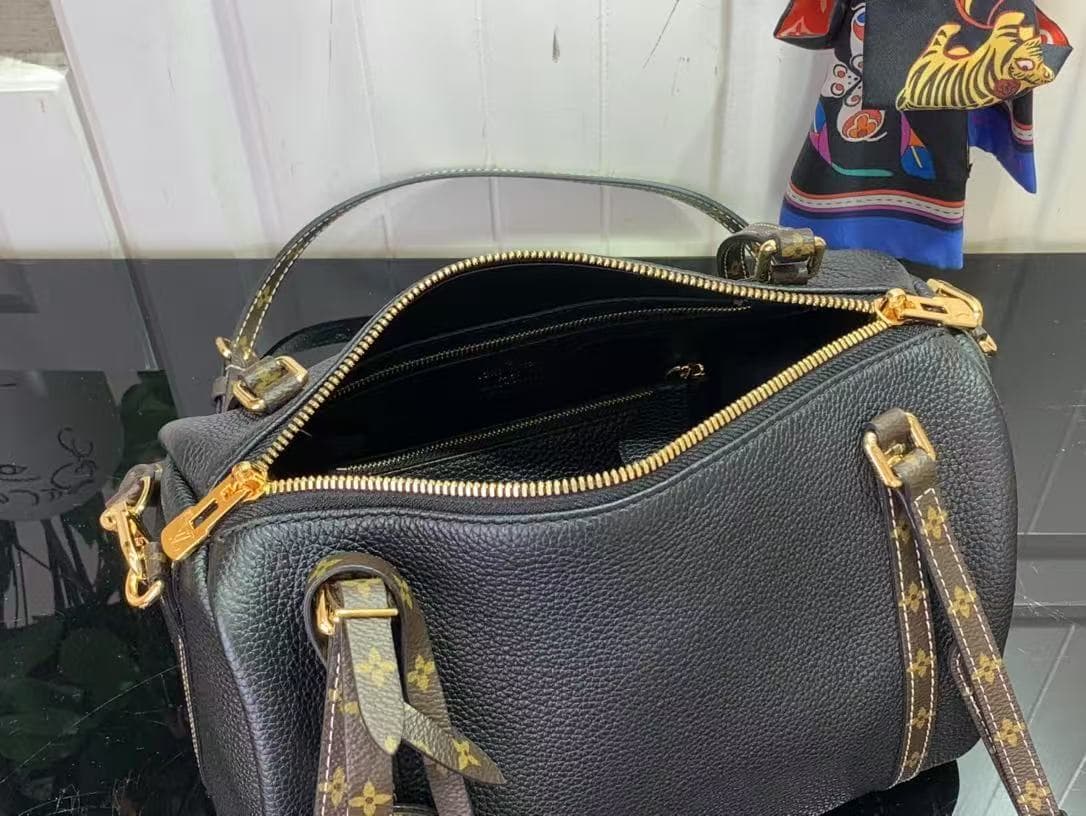 Louis Vuitton Express PM Calfskin leather M26039 Top