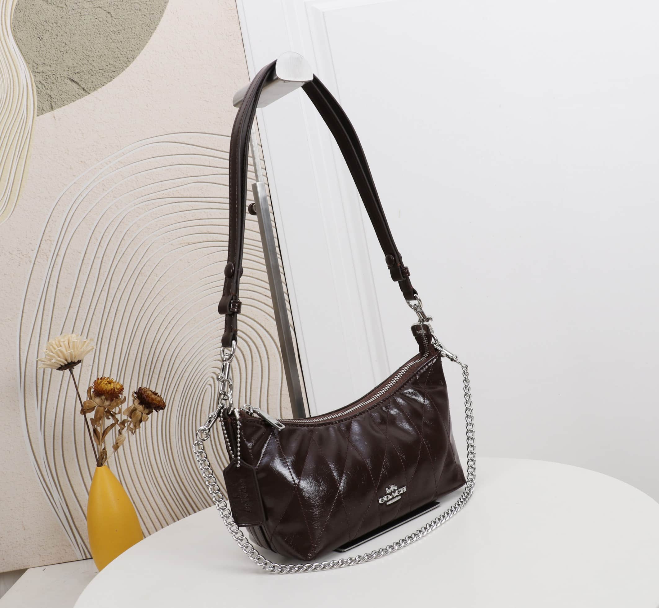 Coach Caitlin Shoulder Bag With Quilting Glazed leather/Silver/Maple High