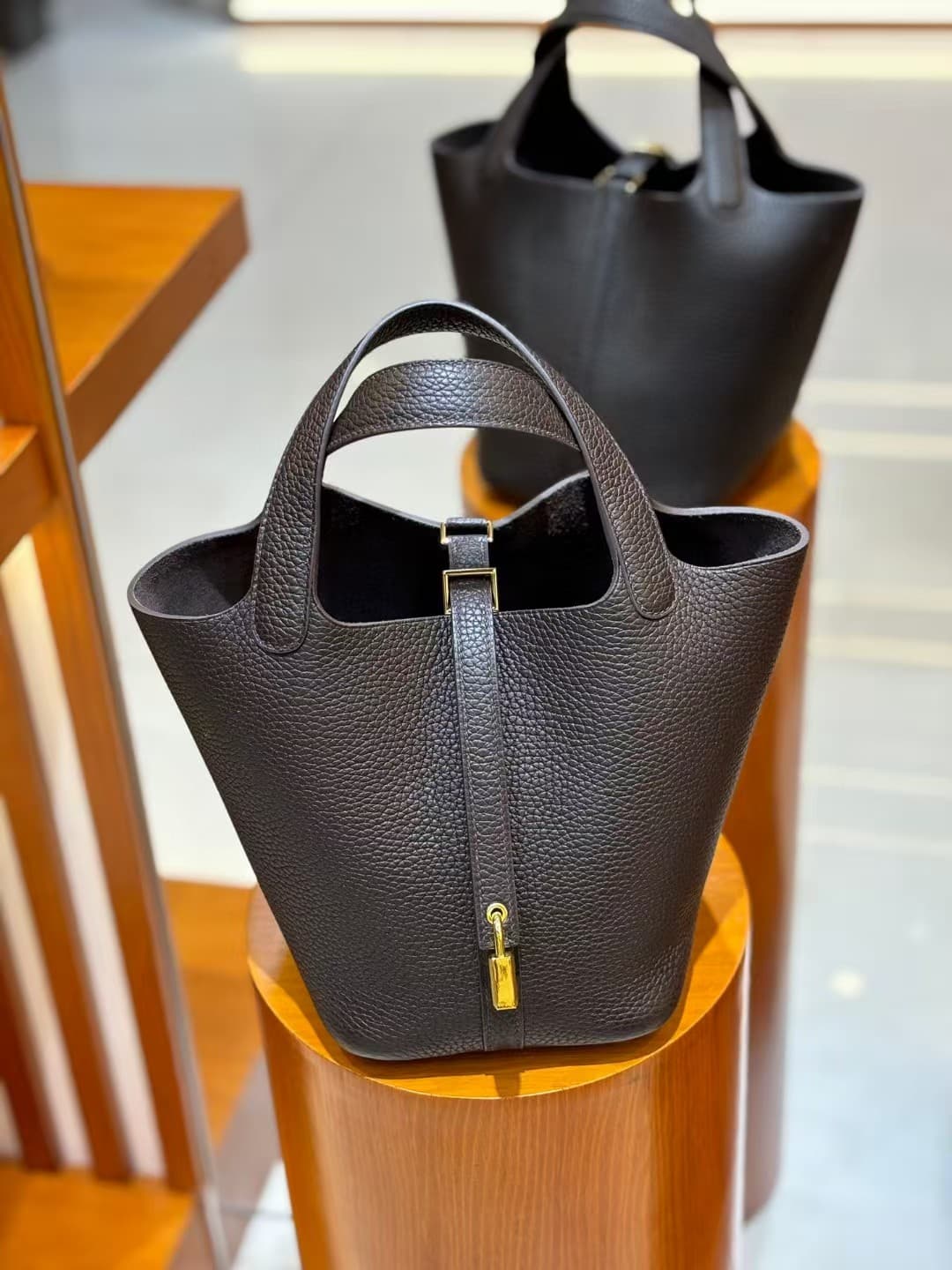 Hermes Picotin Lock 18/22 Bag Togo Leather In Ebene WAX High