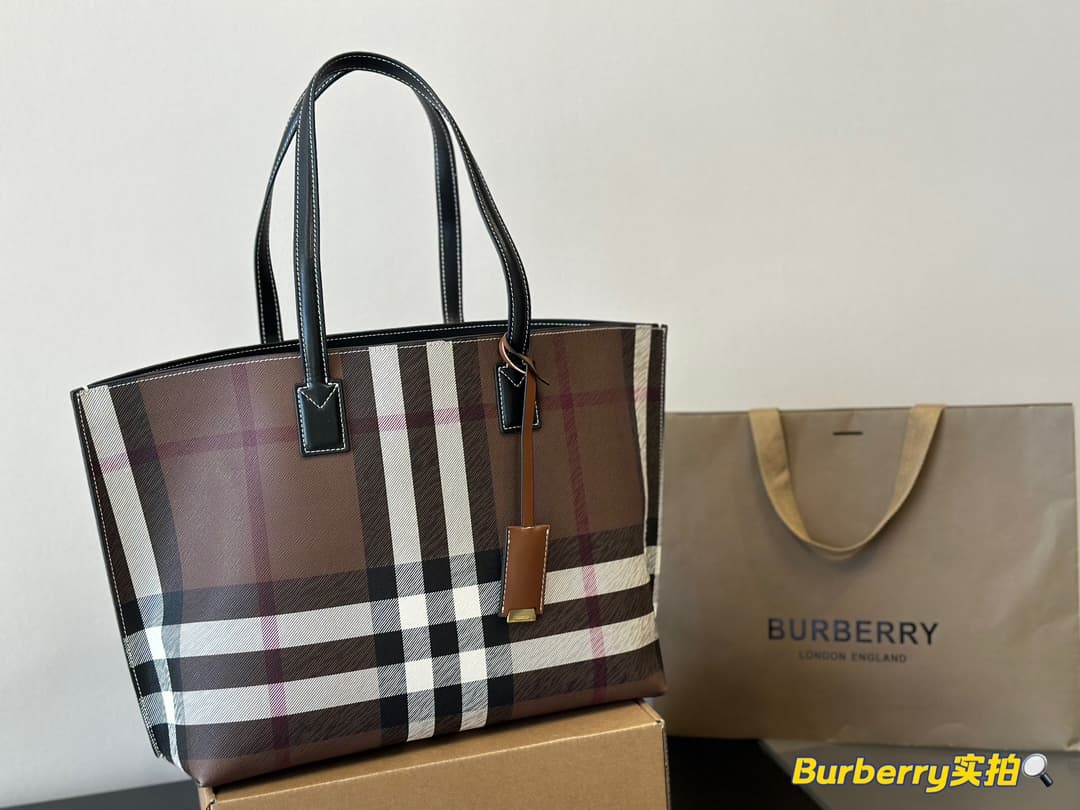Burberry Medium Check Tote Dark birch brown