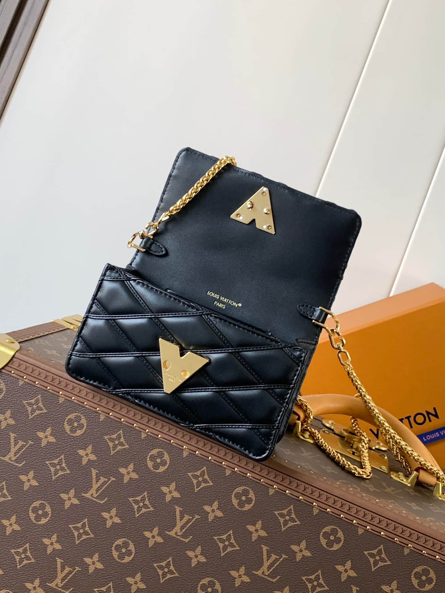 Louis Vuitton Wallet On Chain GO-14 Black Lambskin leather M13139 High