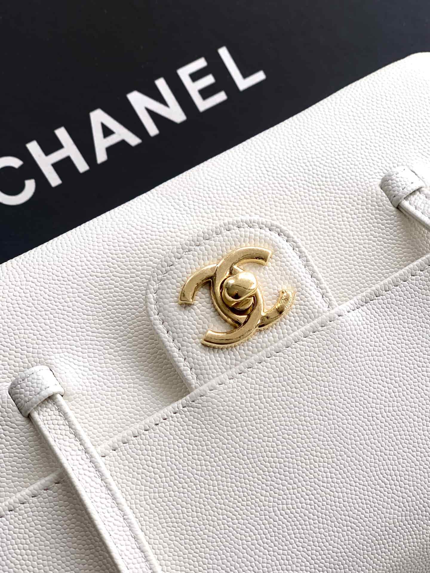 Chanel Clutch with Leather Strap Grained Shiny Calfskin & Gold-Tone Metal White  5809 High