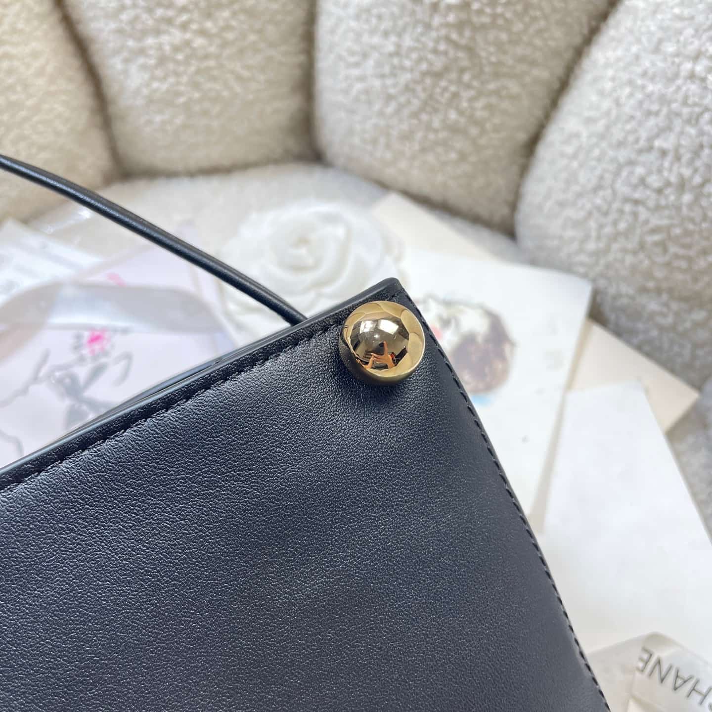 Chanel Shoulder Bag Shiny Calfskin& Gold-Tone Metal Black AS6238 High