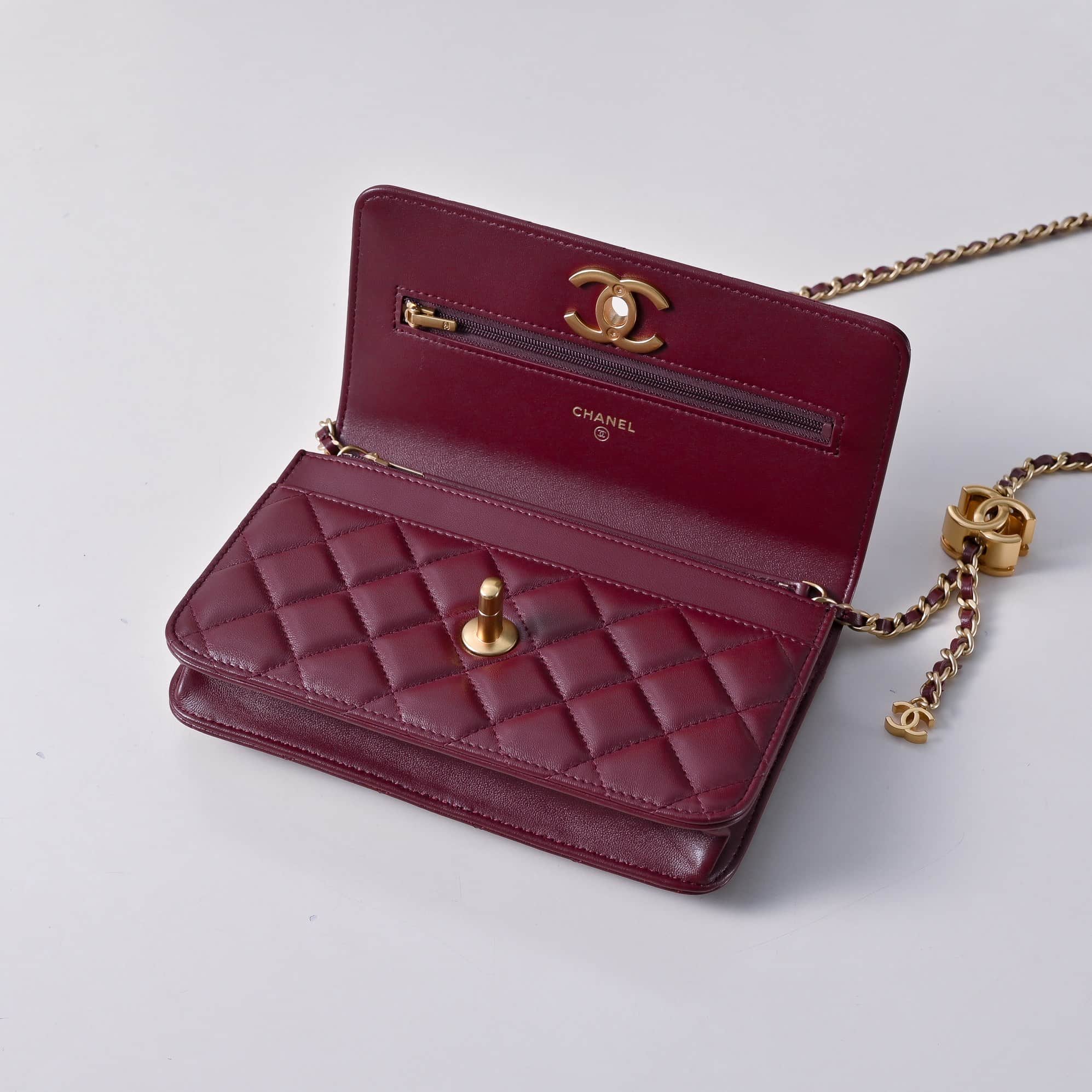 Chanel Wallet on Chain Quilted Leather  & Gold-Tone Metal Claret AP3938 High