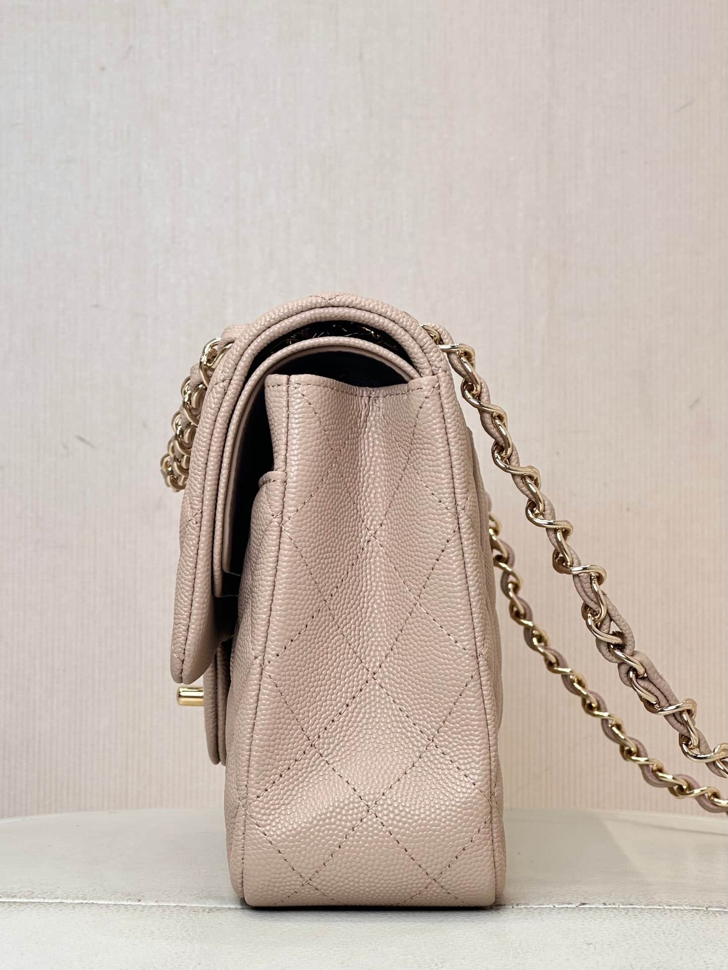 Chanel Medium CLASSIC HANDBAG Grained  Calfskin & Gold-Tone Metal Light Beige TOP