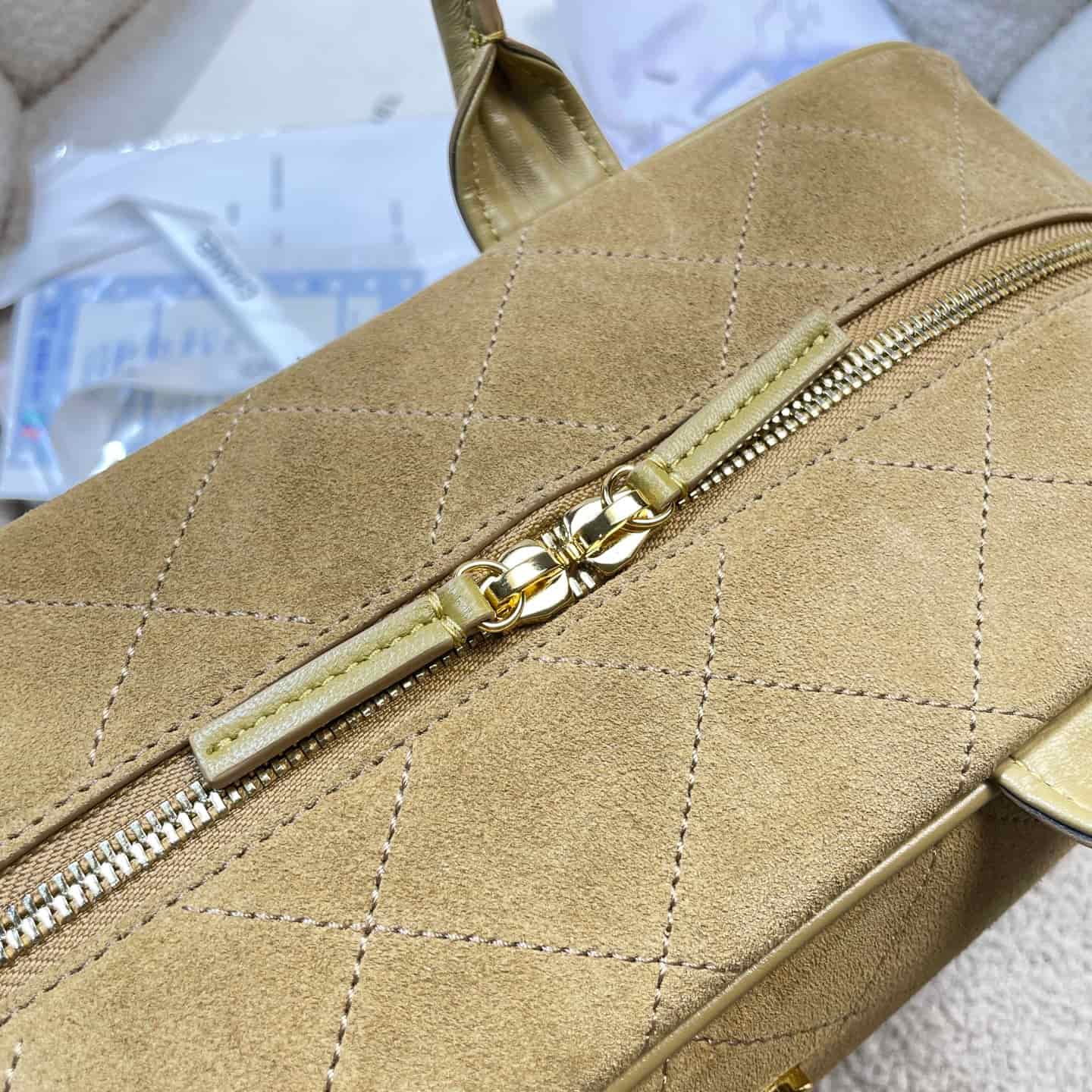 Chanel Maxi bowling bag Suede calfskin & Gold-Tone Metal Yellow AS6211 A