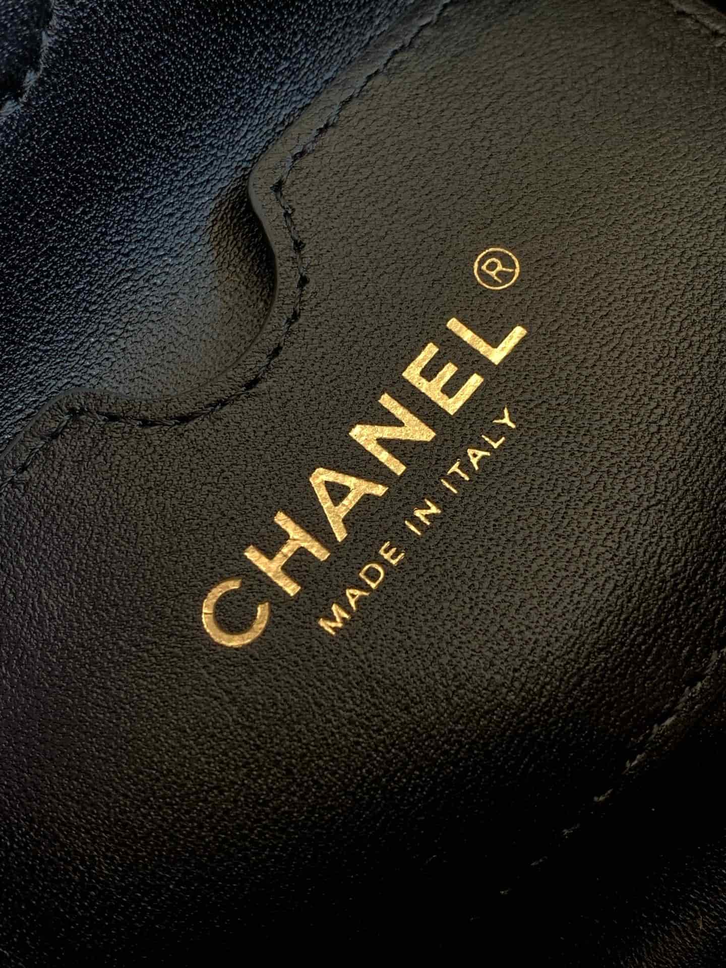 Chanel evening bag AS6045 lambskin & gold-tone metal red high