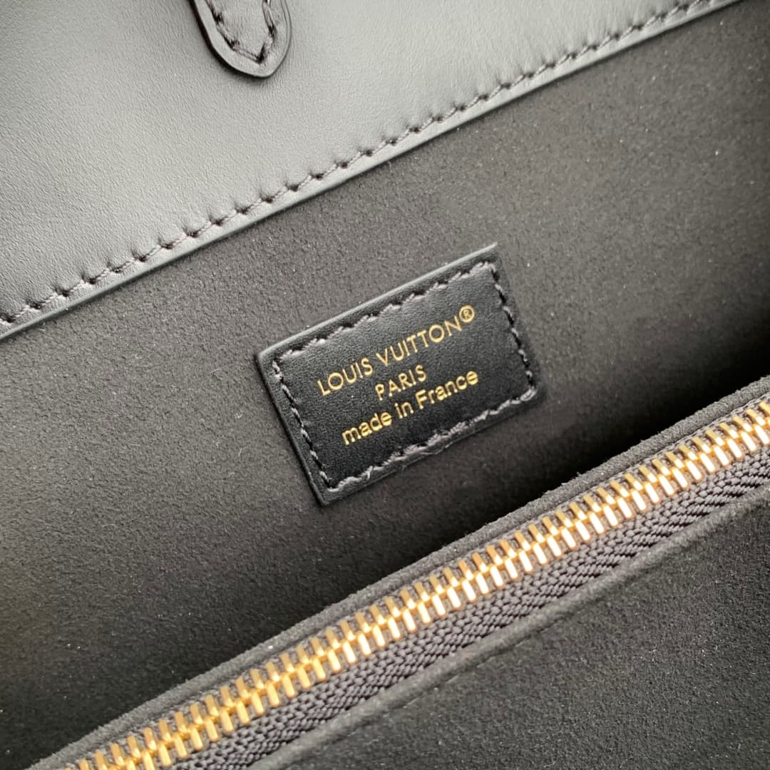 Louis Vuitton Avenue PM Cowhide leather M25577 Black High