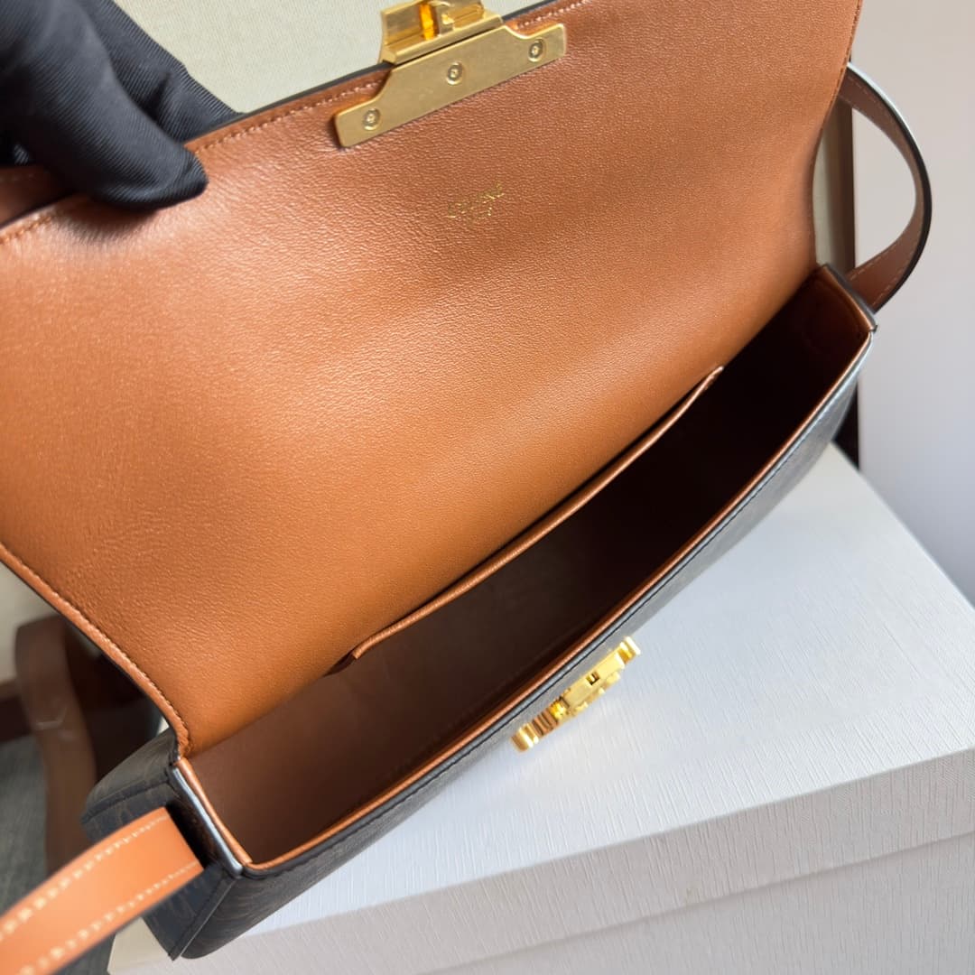 CELINE Triomphe Lola bag in Tan High