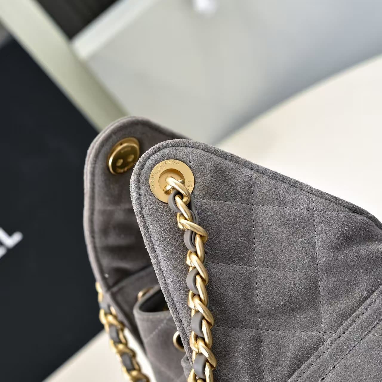 Chanel 25 Small Hobo handbag AS5293 Suede & gold-tone metal Grey A