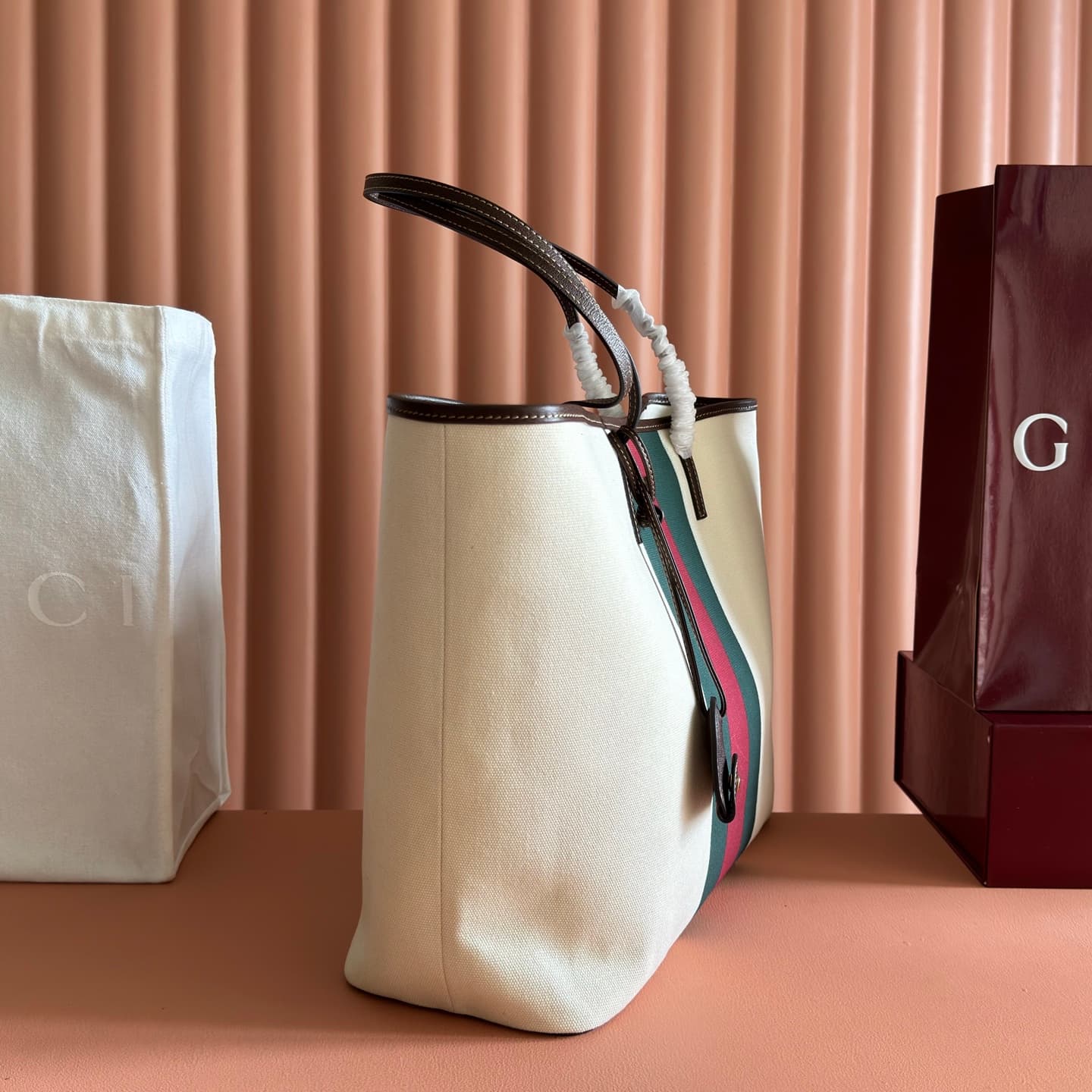 Gucci Tribeca large tote bag with charm natural canvas ‎A0034D High