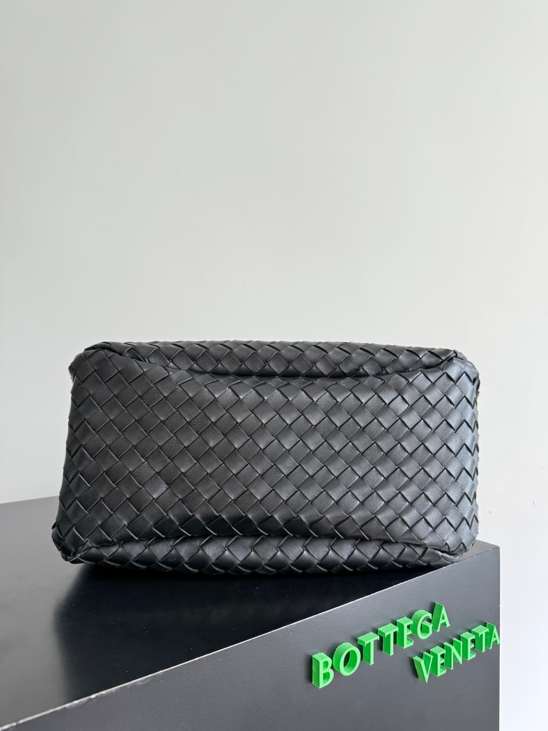 Bottega Veneta Large Campana shoulder bag in Intrecciato leather Black TOP