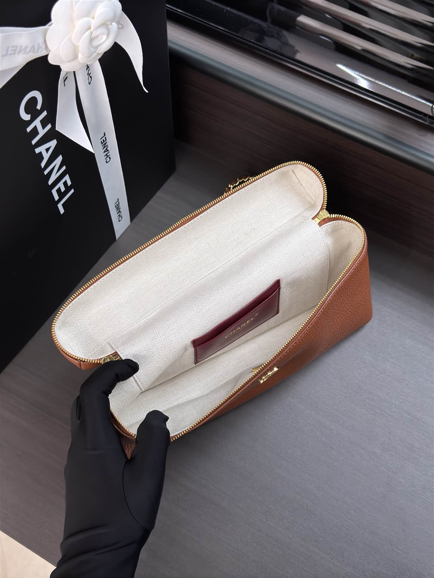 Chanel Vanity with chain Grained Calfskin & Gold-Tone Metal Caramel AS6473 A