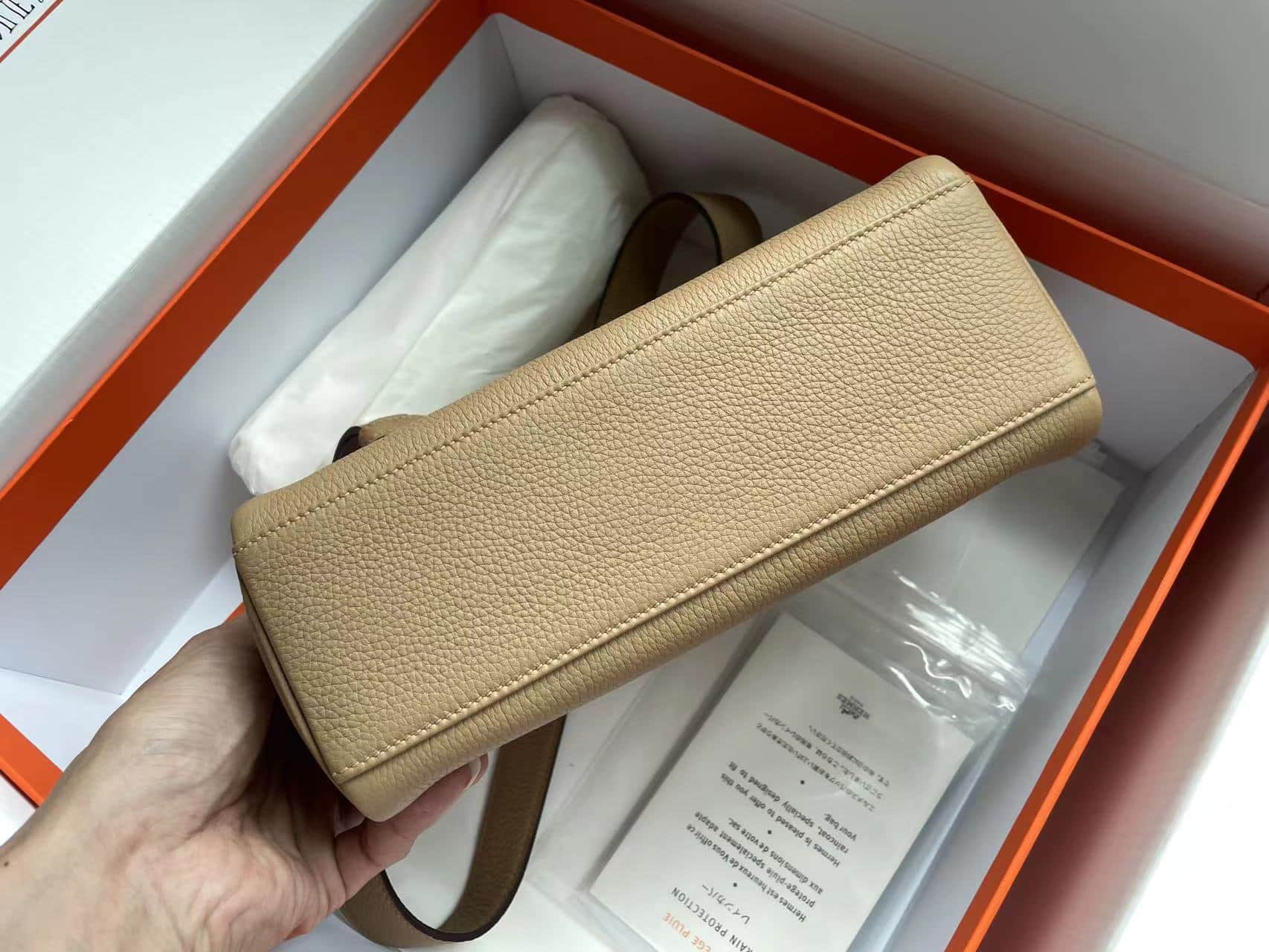 Hermes Kelly Messenger 25cm Taurillon Clemence Leather In Biscuit WAX