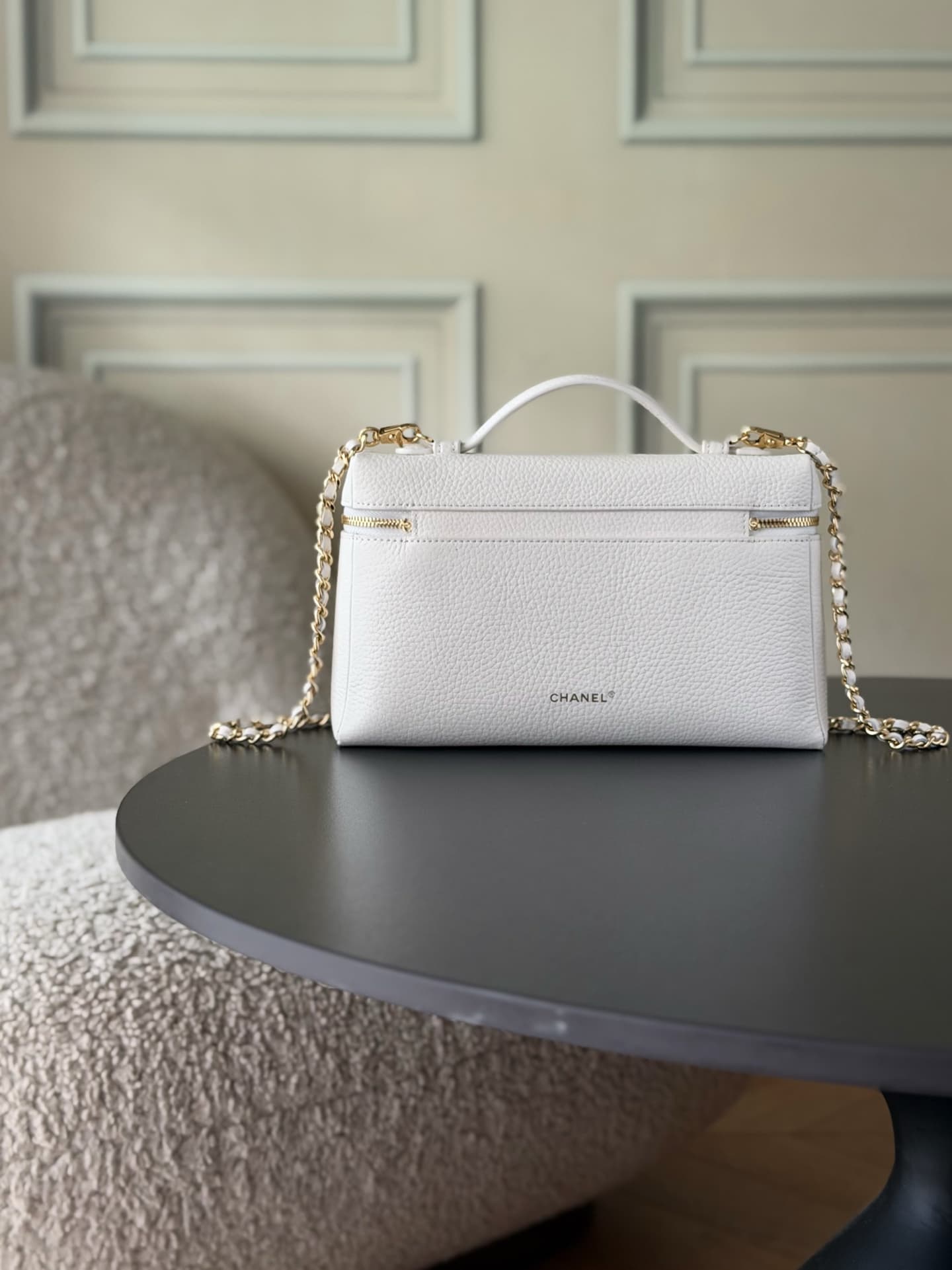 Chanel Large Vanity with chain Grained Calfskin & Gold-Tone Metal White AS5347 A