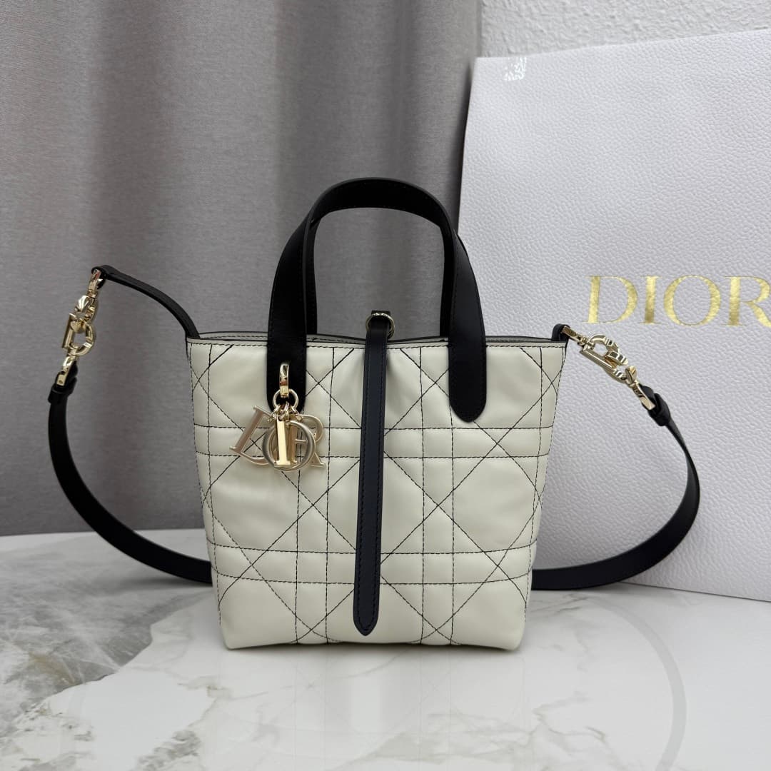 Small Dior Toujours Vertical Tote Bag White Macrocannage Calfskin with Contrasting Black Topstitching M2835 High