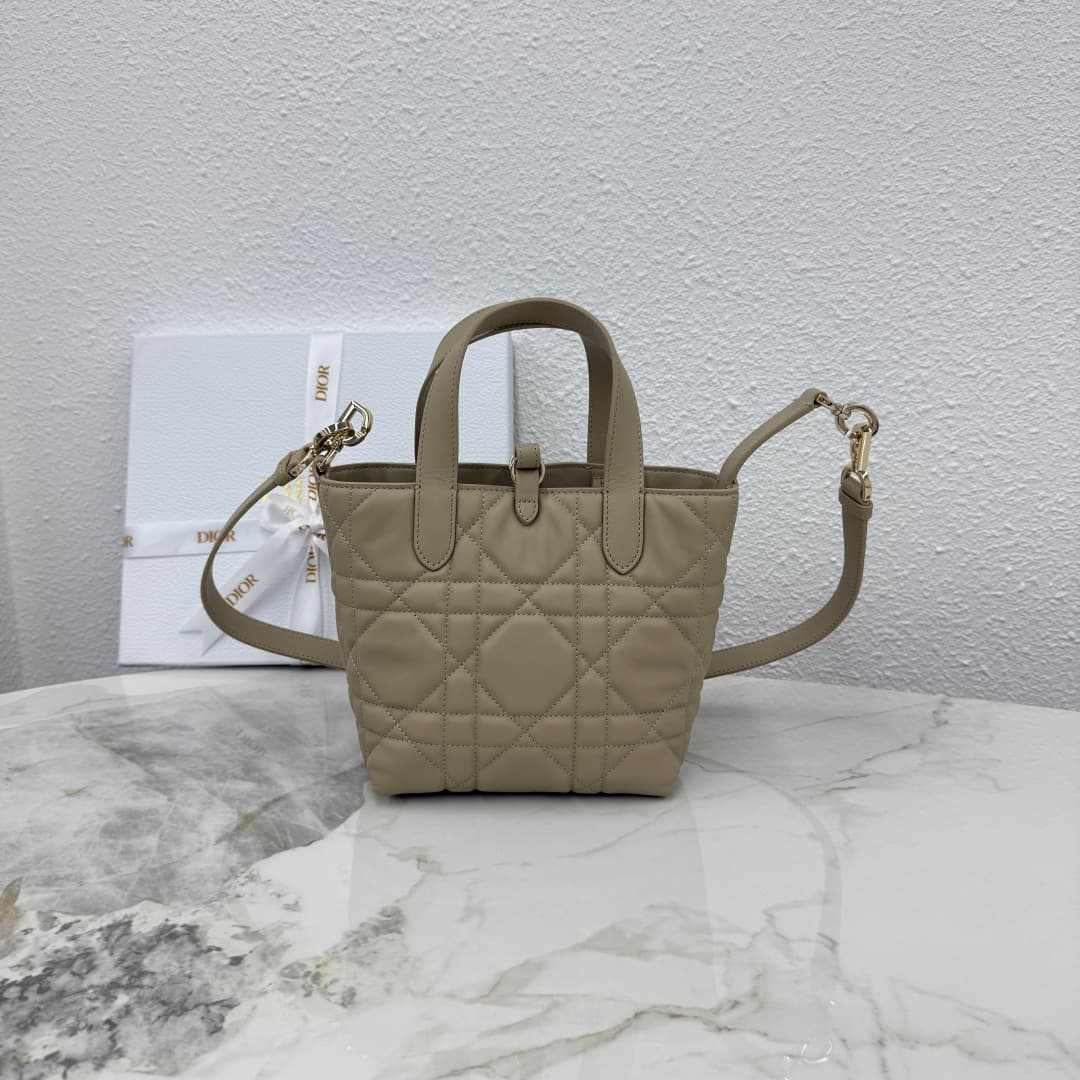 Small Dior Toujours Vertical Tote Bag Plum Macrocannage Calfskin M2835 High