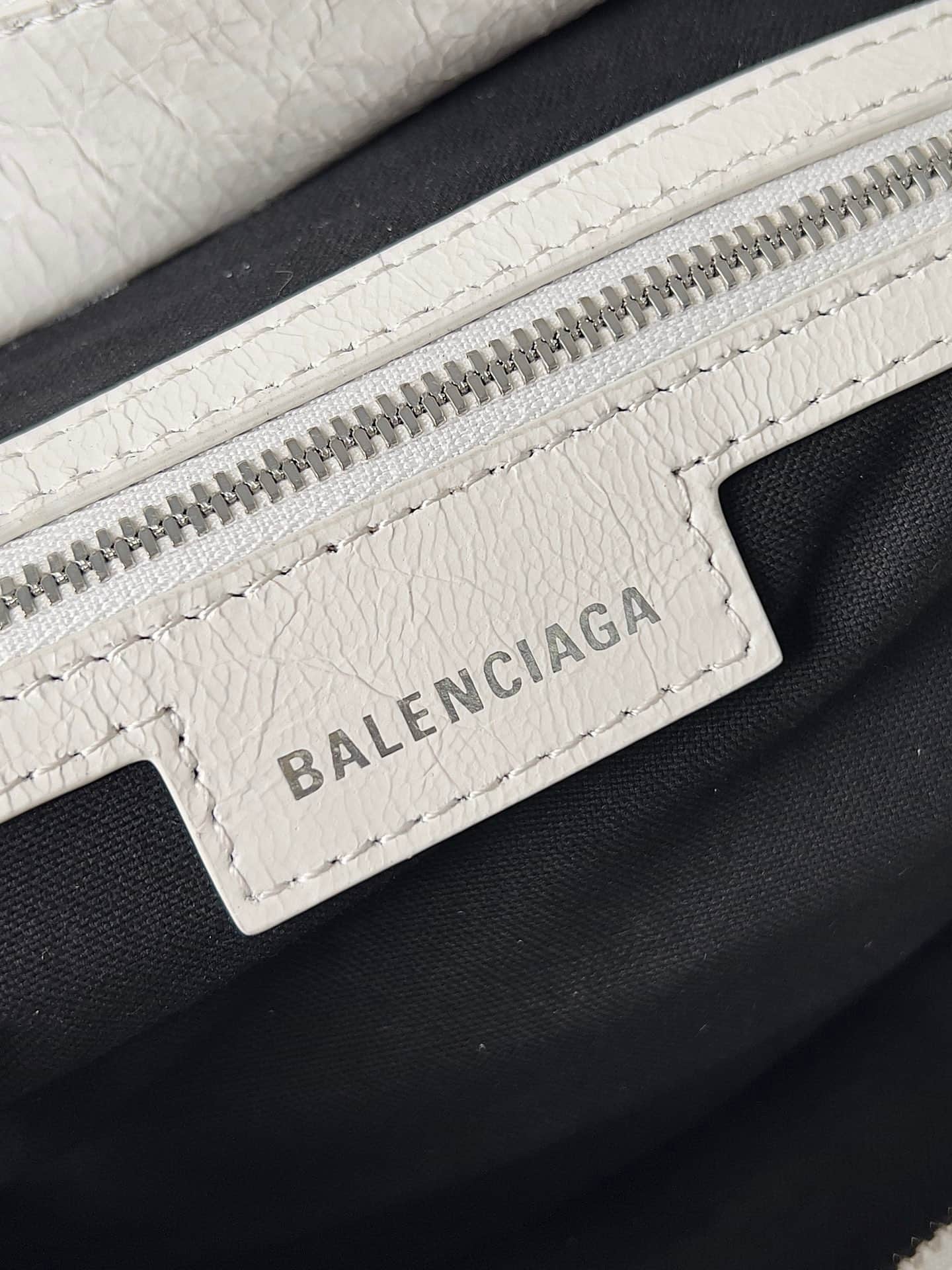 Balenciaga Small Neo Cagole City bag in White lambskin leather High