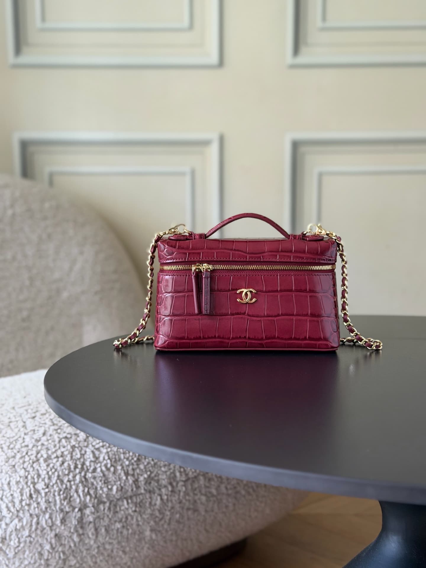 Chanel Small Vanity with chain Crocodile Embossed Calfskin & Gold-Tone Metal Burgundy AS5346 A