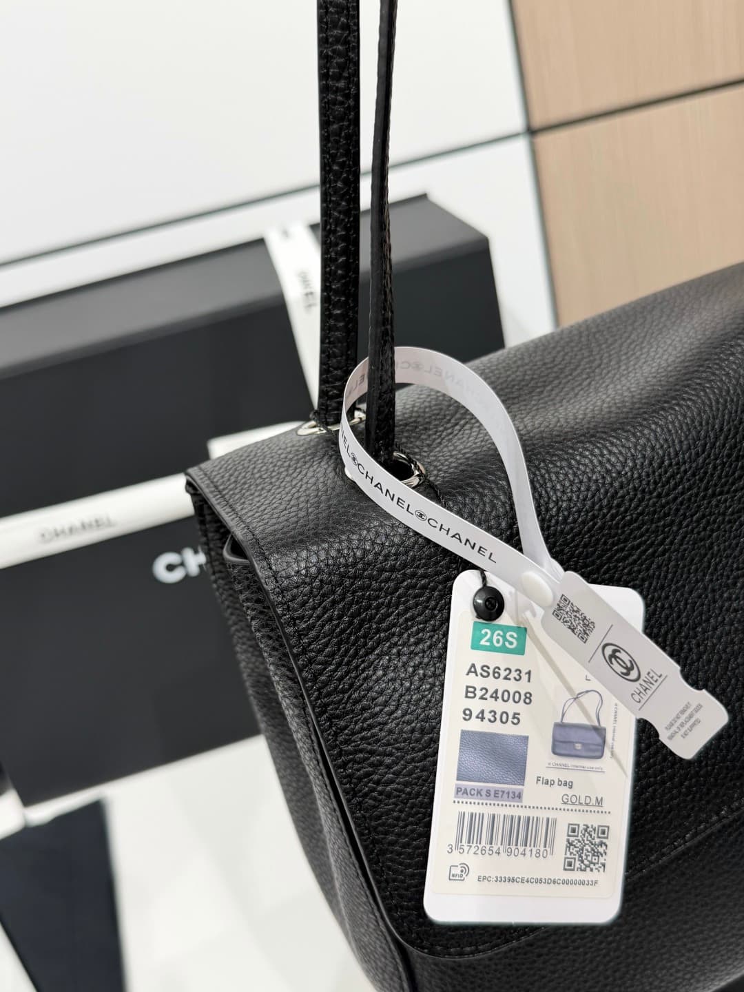 Chanel Maxi Flapbag Grained Calfskin & Silver-Tone Metal Black AS6231 A