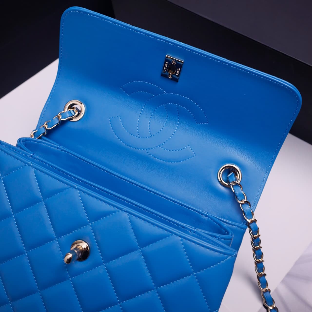 SMALL FLAP BAG WITH TOP HANDLE Lambskin Gold Metal Blue A