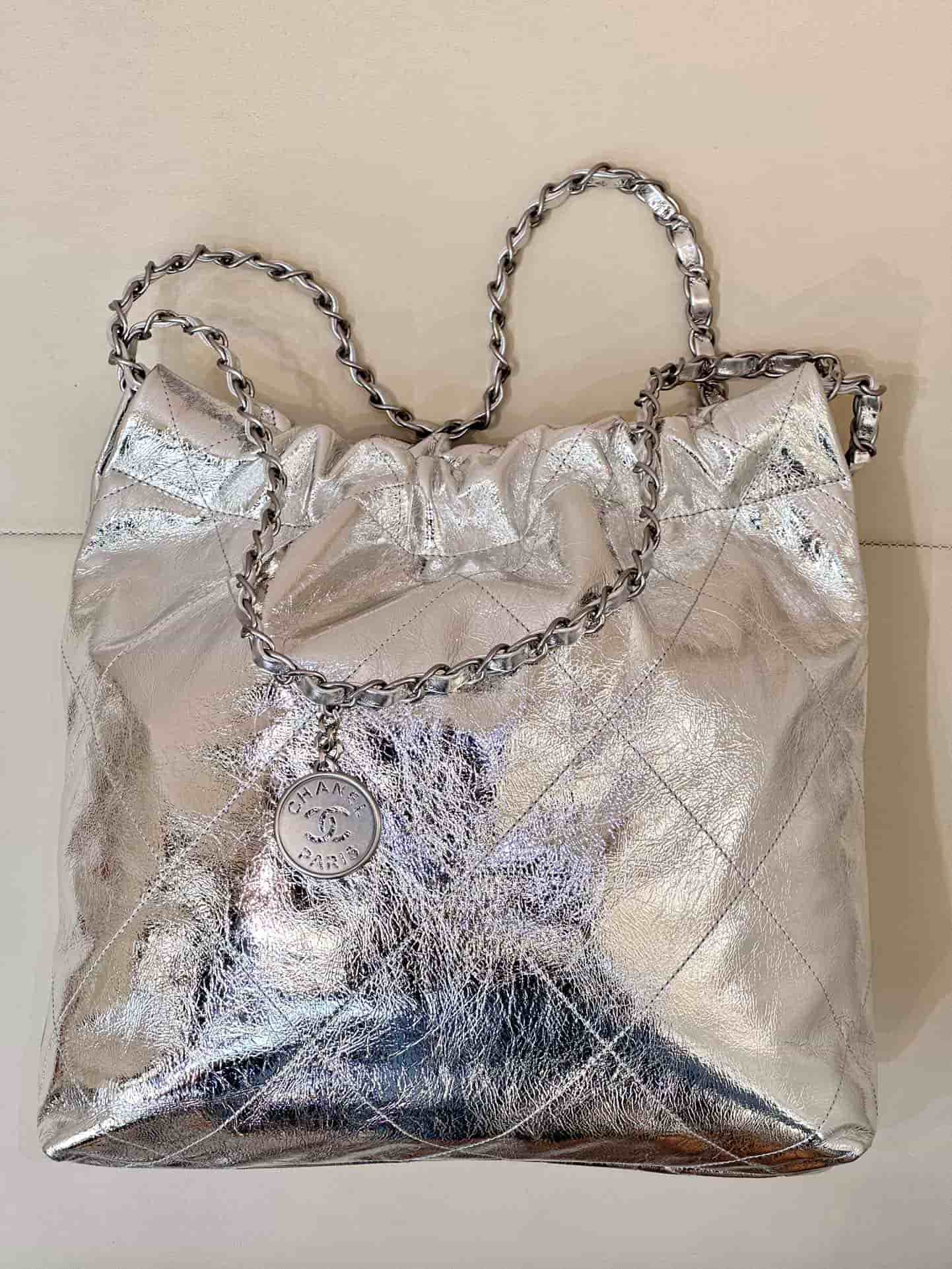 Chanel 22 Small handbag Metallic Calfskin & silver-tone metal AS3260 silver TOP