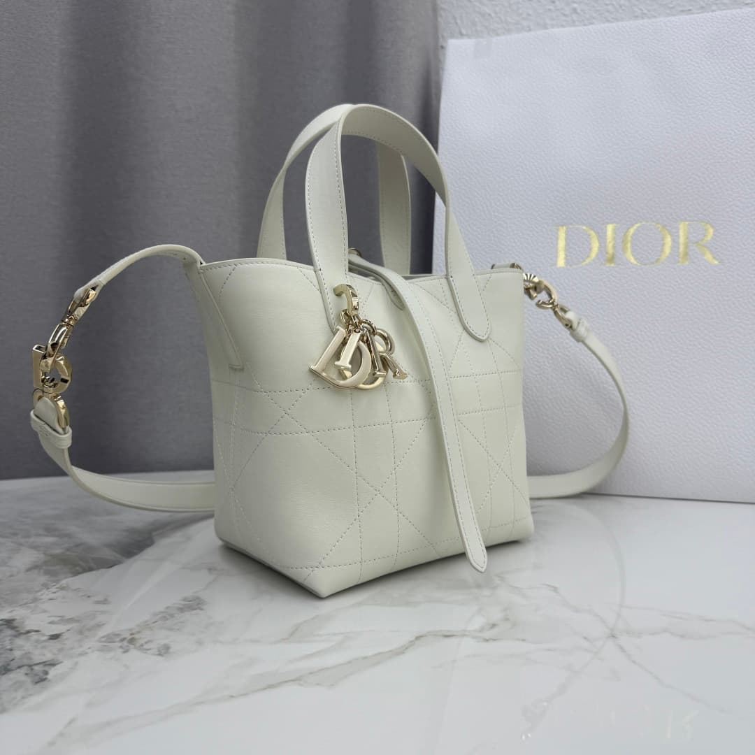 Small Dior Toujours Vertical Tote Bag Latte Flat Macrocannage Calfskin M2835 High
