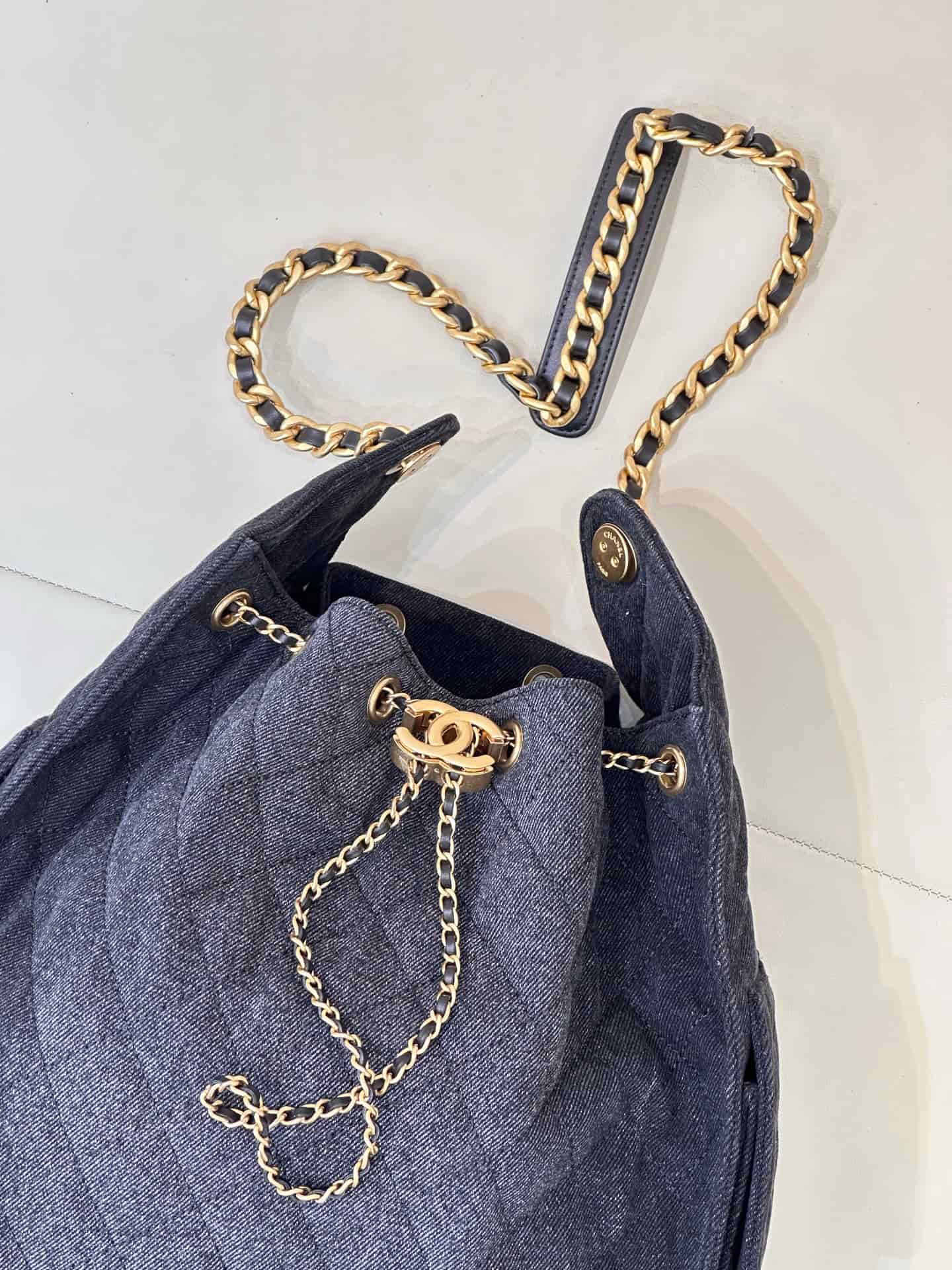 Chanel 25 Medium Hobo handbag AS5311 Denim &Gold-tone Metal Black TOP