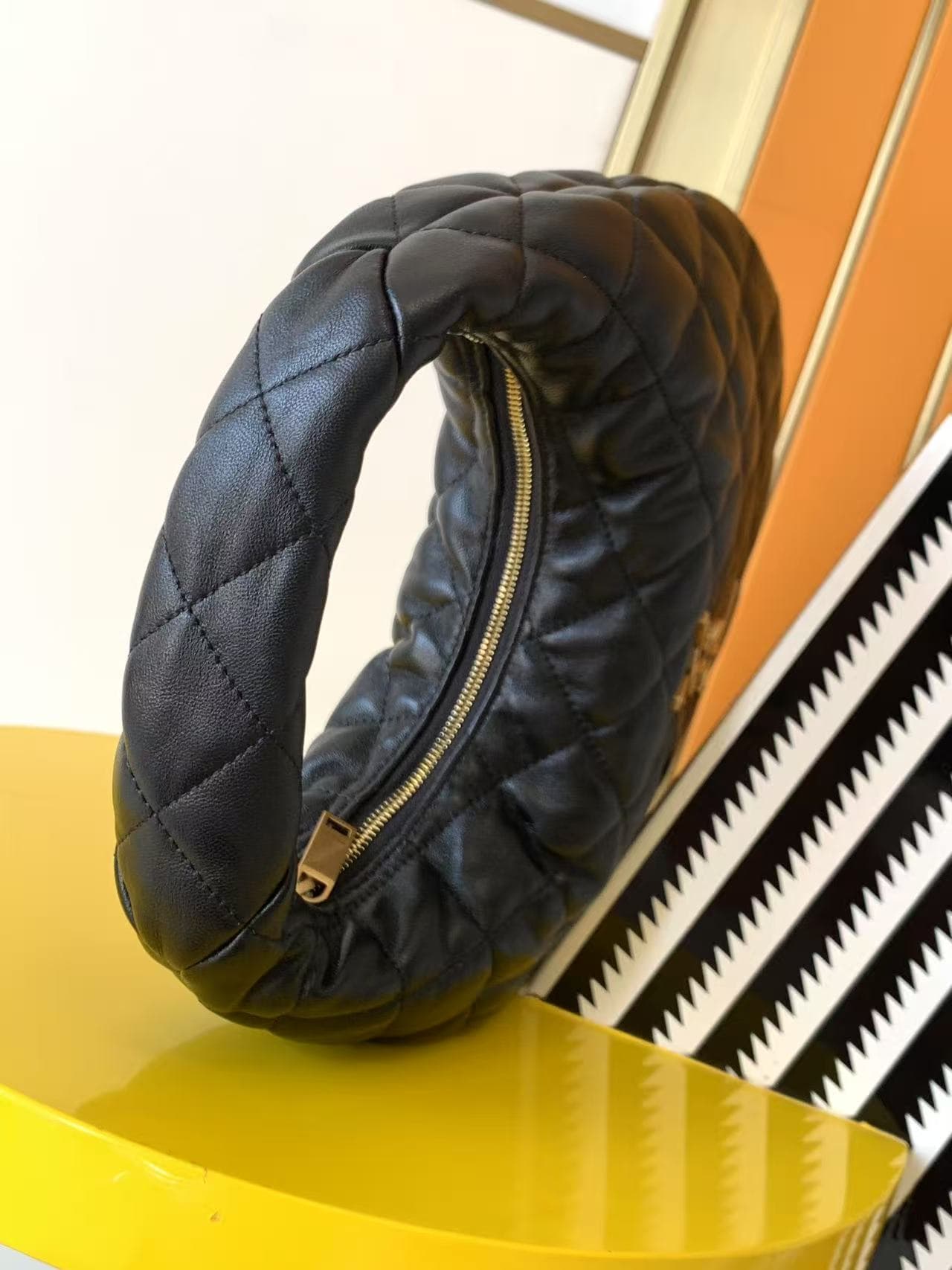 ICARINO in quilted nappa BLACK High
