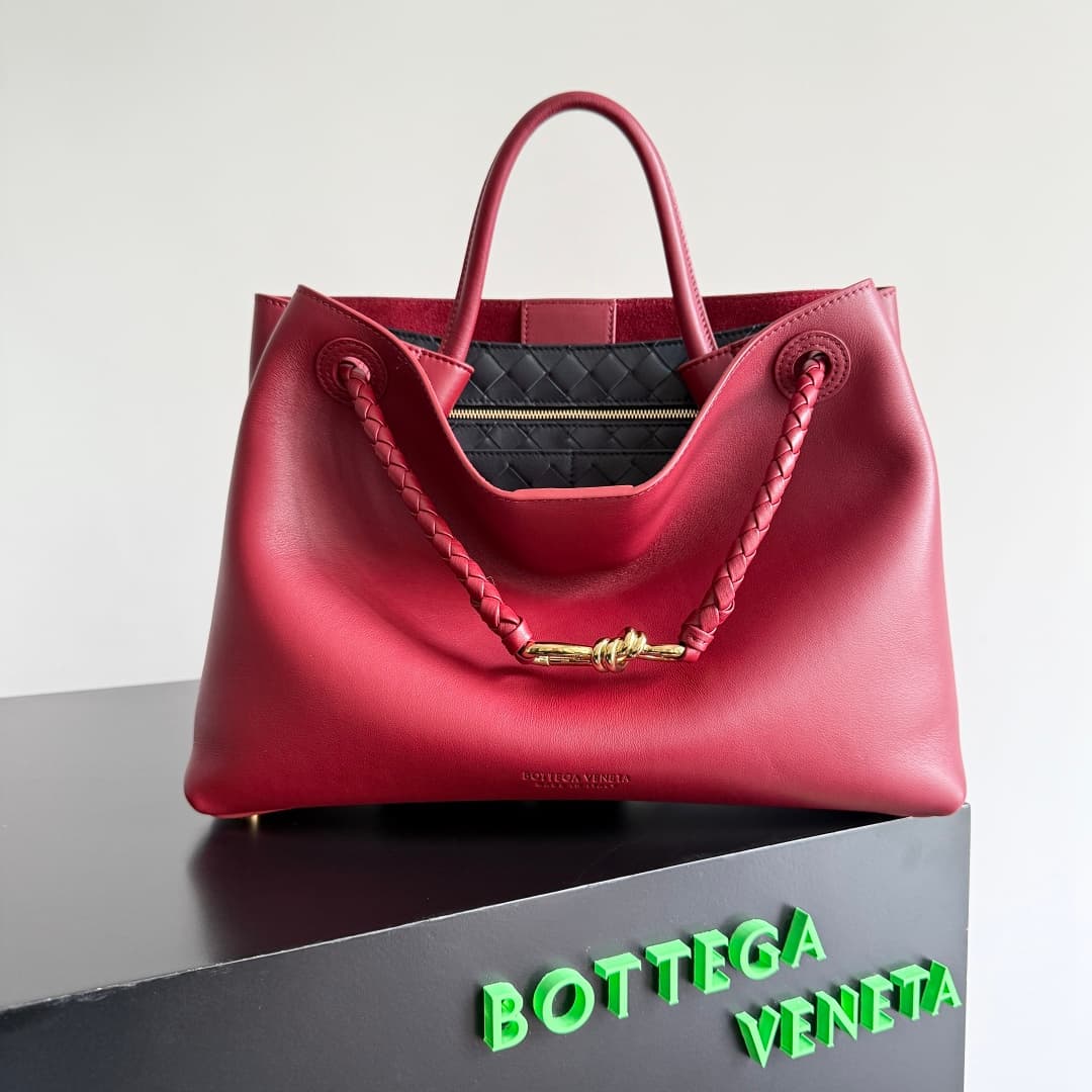 Bottega Veneta Andiamo tote bag in red calfskin leather TOP