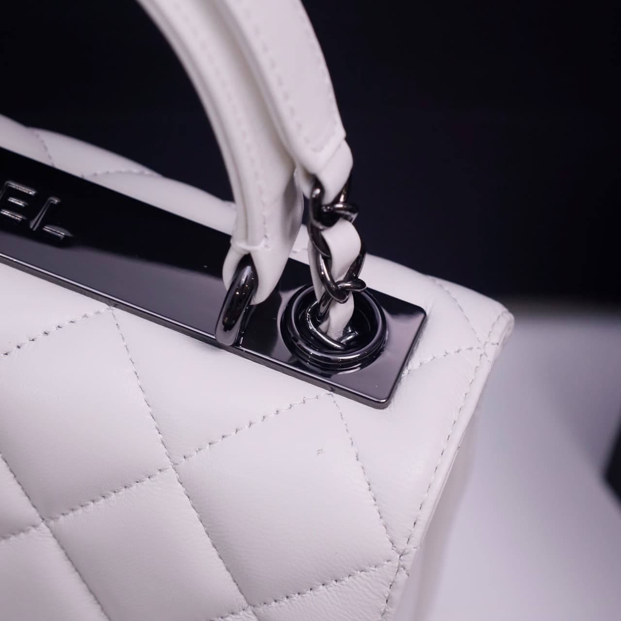 SMALL FLAP BAG WITH TOP HANDLE Lambskin Black Metal White A