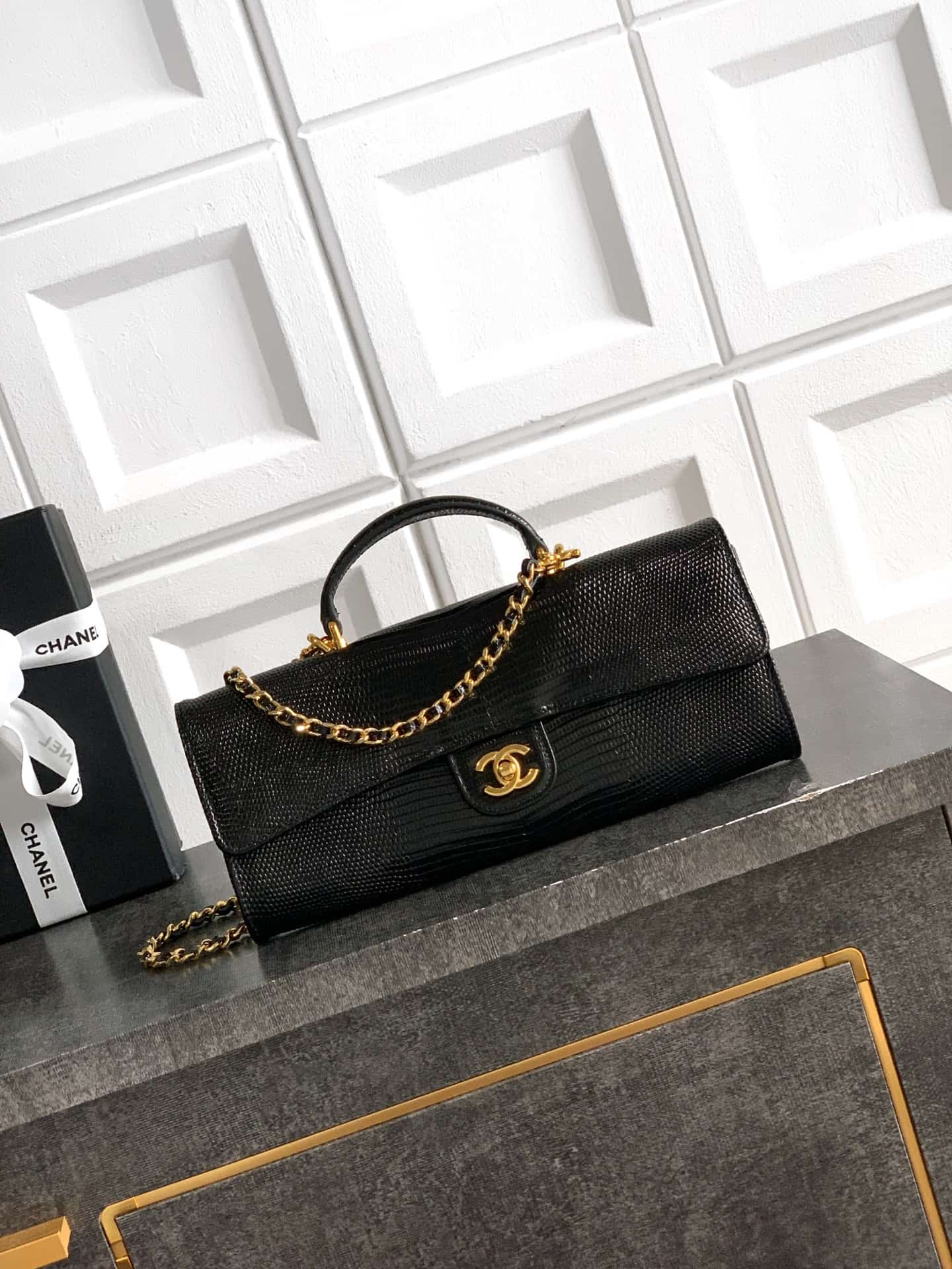 Chanel Clutch with chain Lizard Embossed Calfskin & Gold-Tone Metal Black AP5280 A