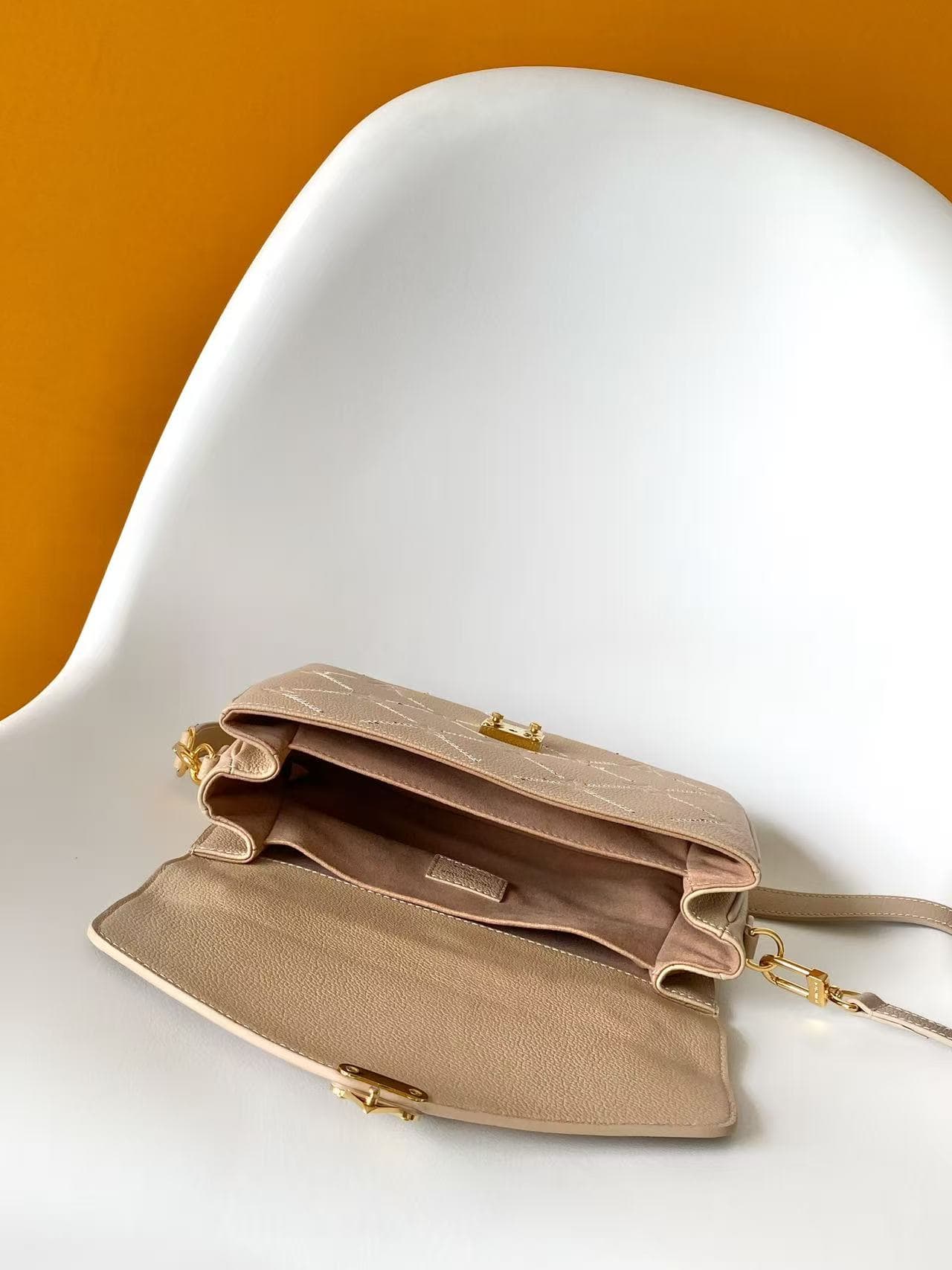 Louis Vuitton Pochette Métis MM Hazelnut Couture Cowhide leather M29497 High