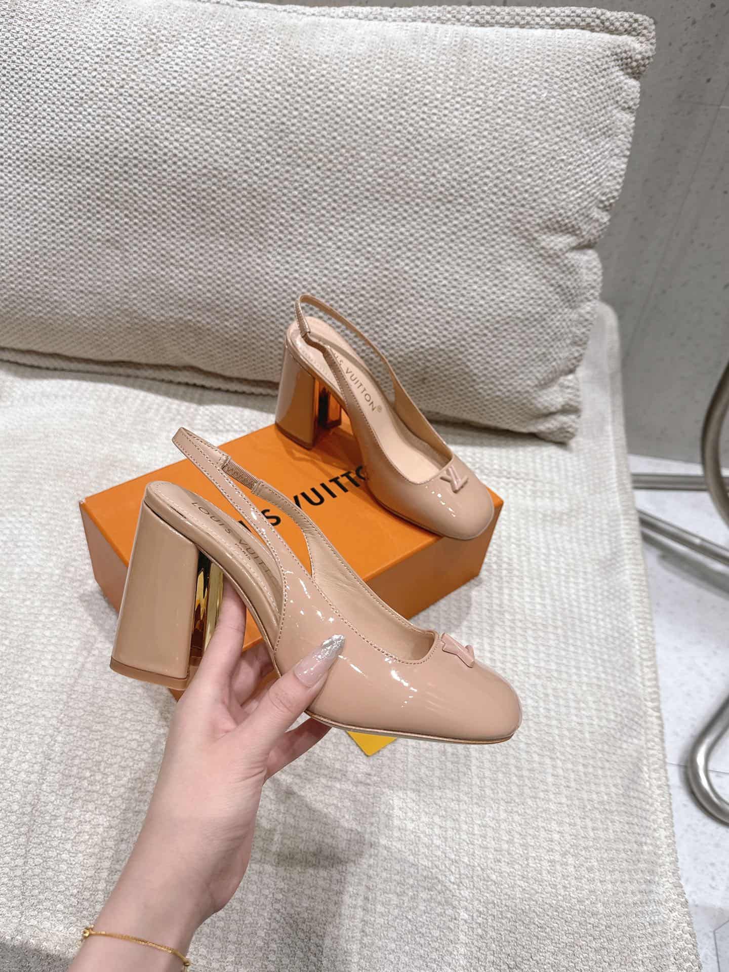 Louis Vuitton Sandal shoes High Women