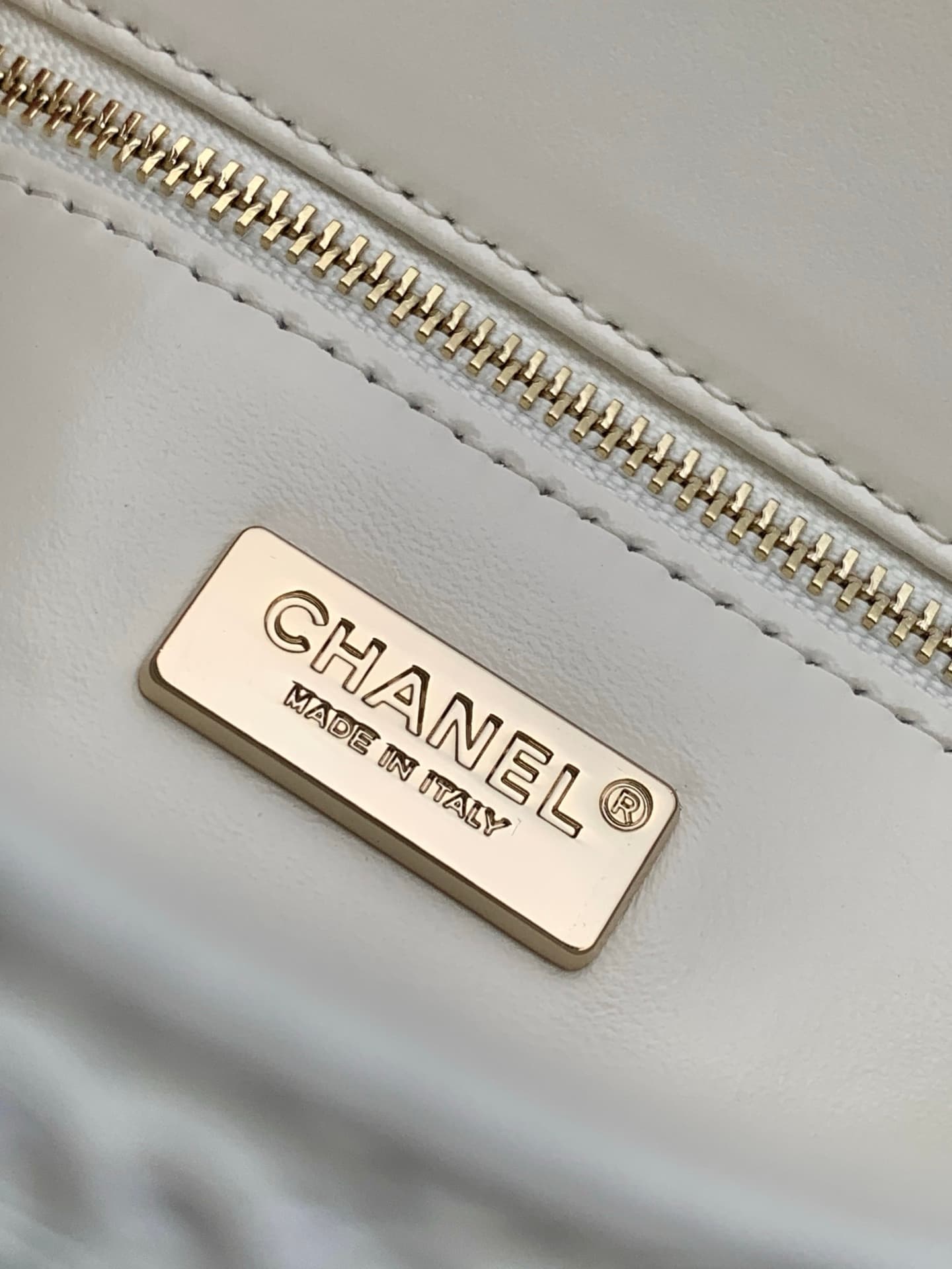 Chanel Flap Bag Sequins & Gold-Tone Metal AS4561 White A