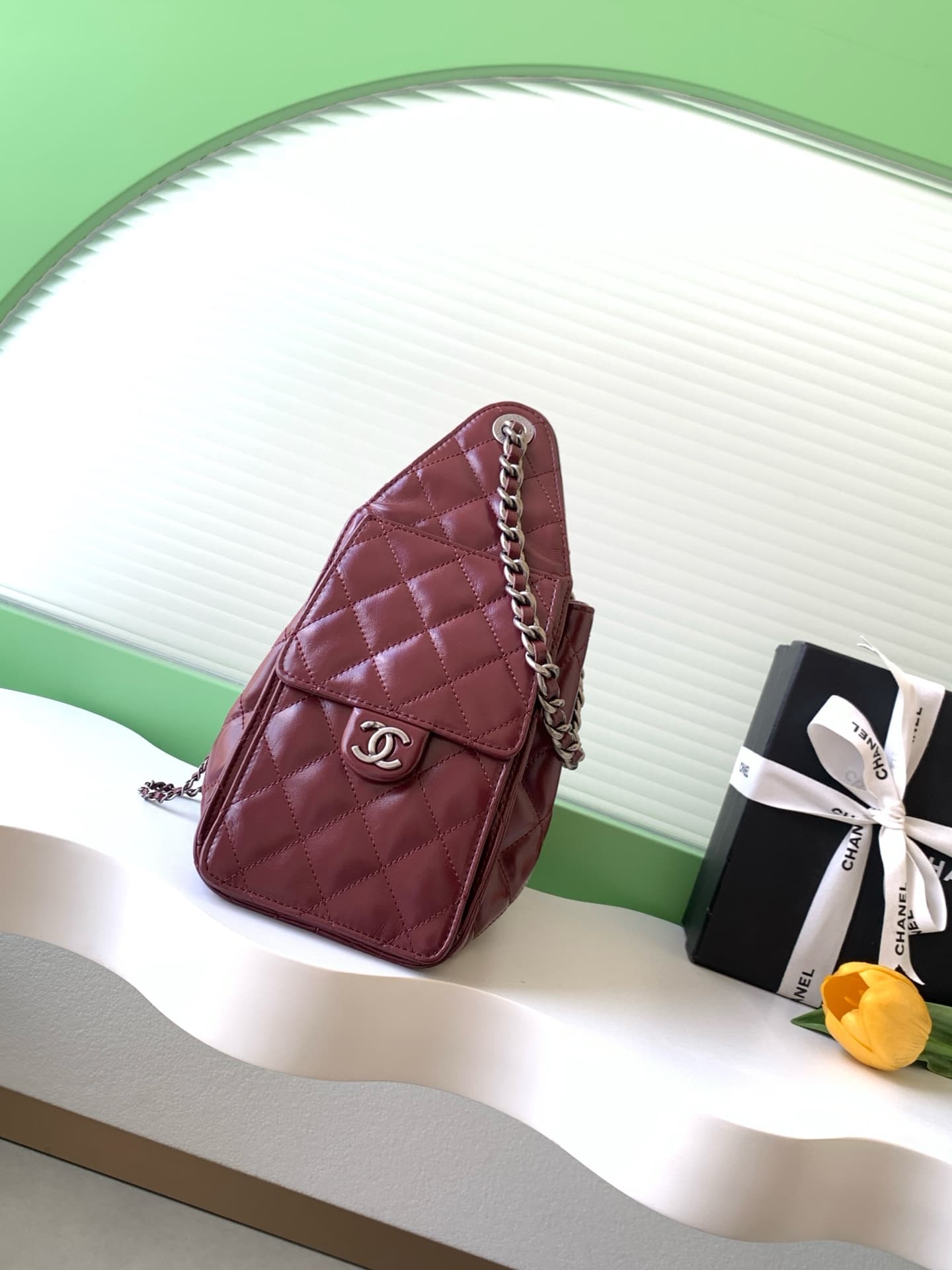 Chanel 25 Small Hobo handbag AS5293 Shiny calfskin&Silver-tone metal Burgundy A
