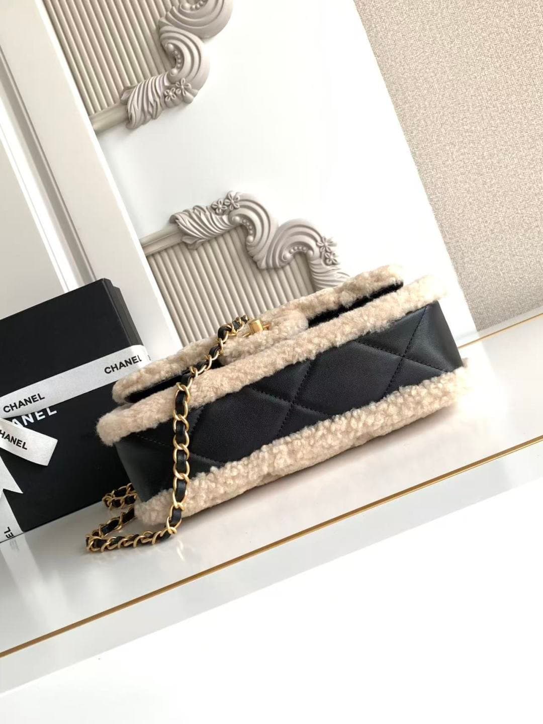 Chanel Small Shearling Flap Bag in Black lambskin with beige shearling & Gold-Tone Metal AS5149 A
