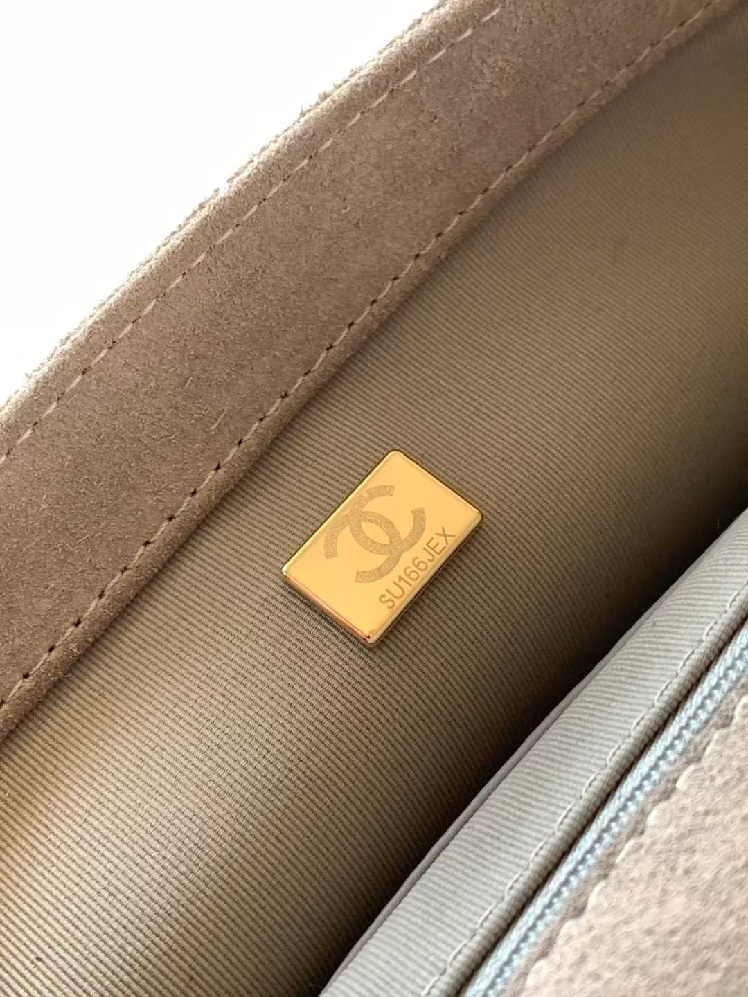 Chanel Classic Flap bag in Grey Suede & Gold-Tone Metal AS5987 A