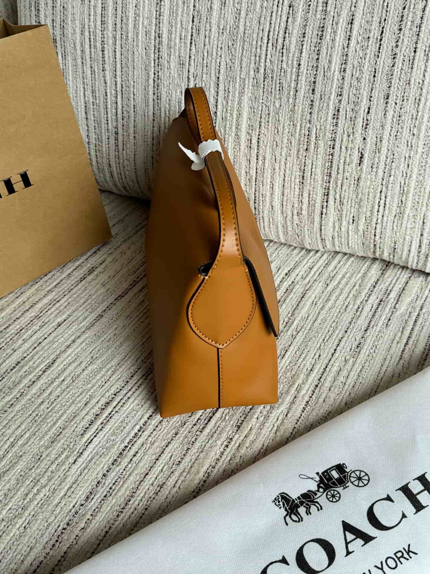 Coach Chelsea Shoulder Bag Smooth Grain Leather Caramel High