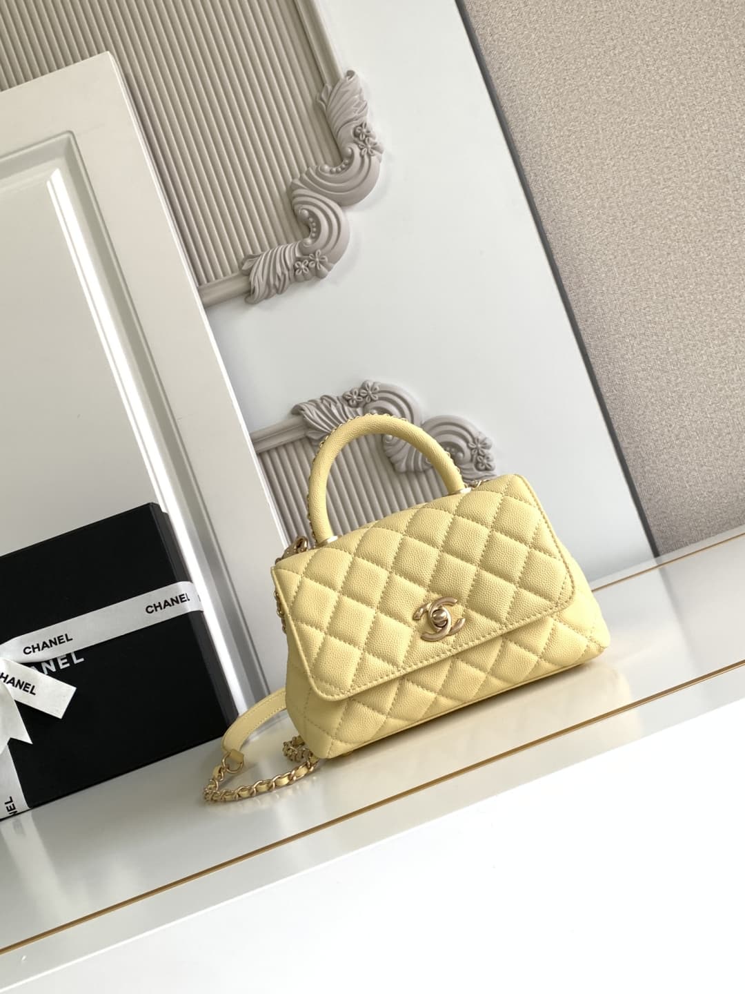 MINI FLAP BAG WITH TOP HANDLE AS2215 Grained Calfskin & Gold Metal Yellow A