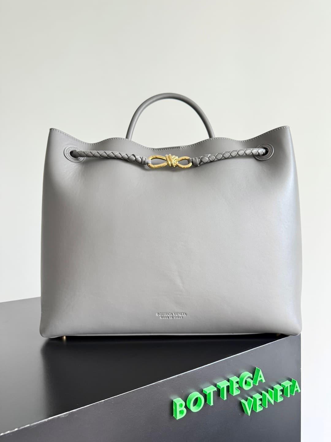 BV Andiamo Large tote bag in grey calfskin leather TOP