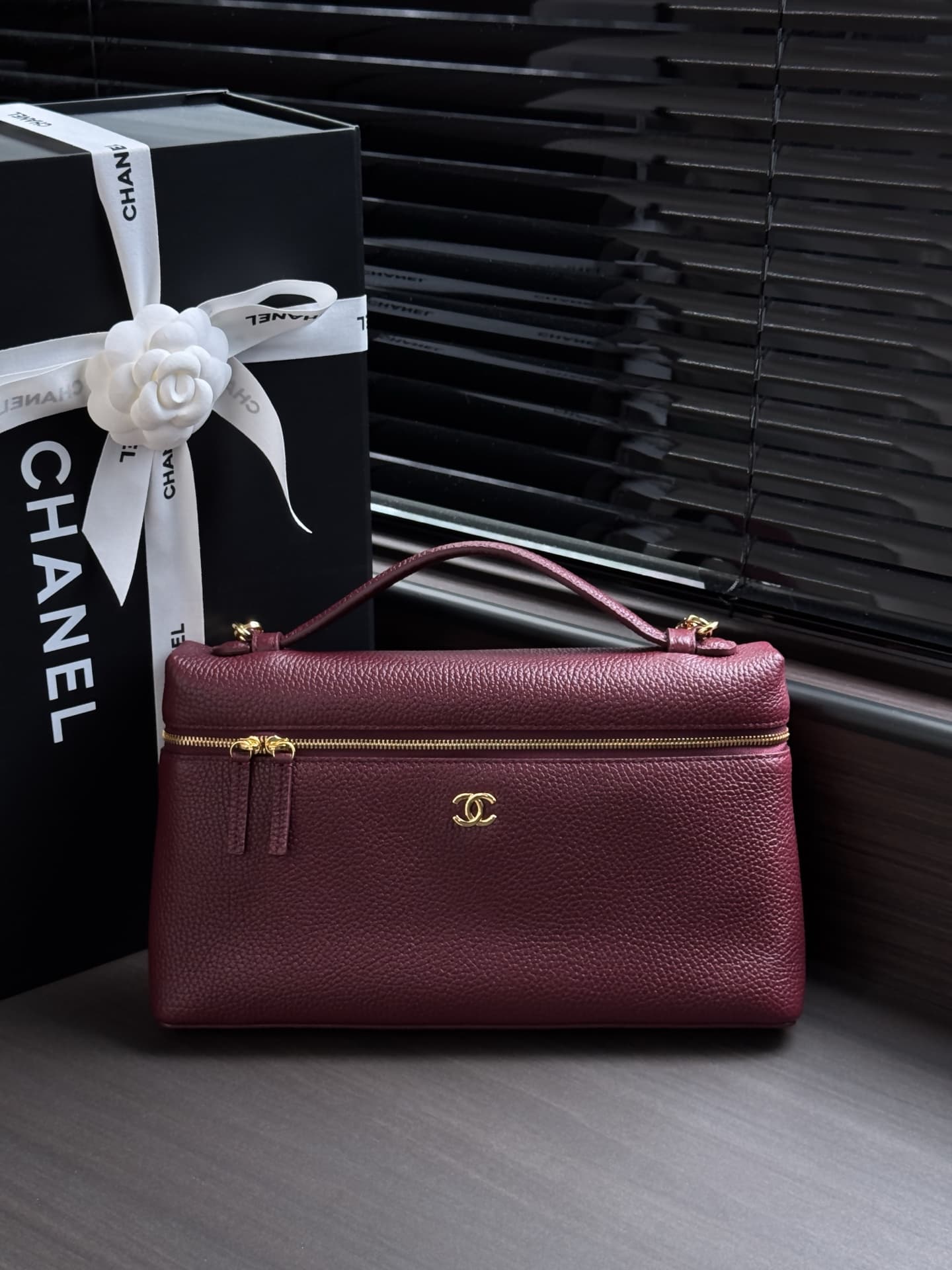 Chanel Vanity with chain Grained Calfskin & Gold-Tone Metal Dark Burgundy AS6473 A
