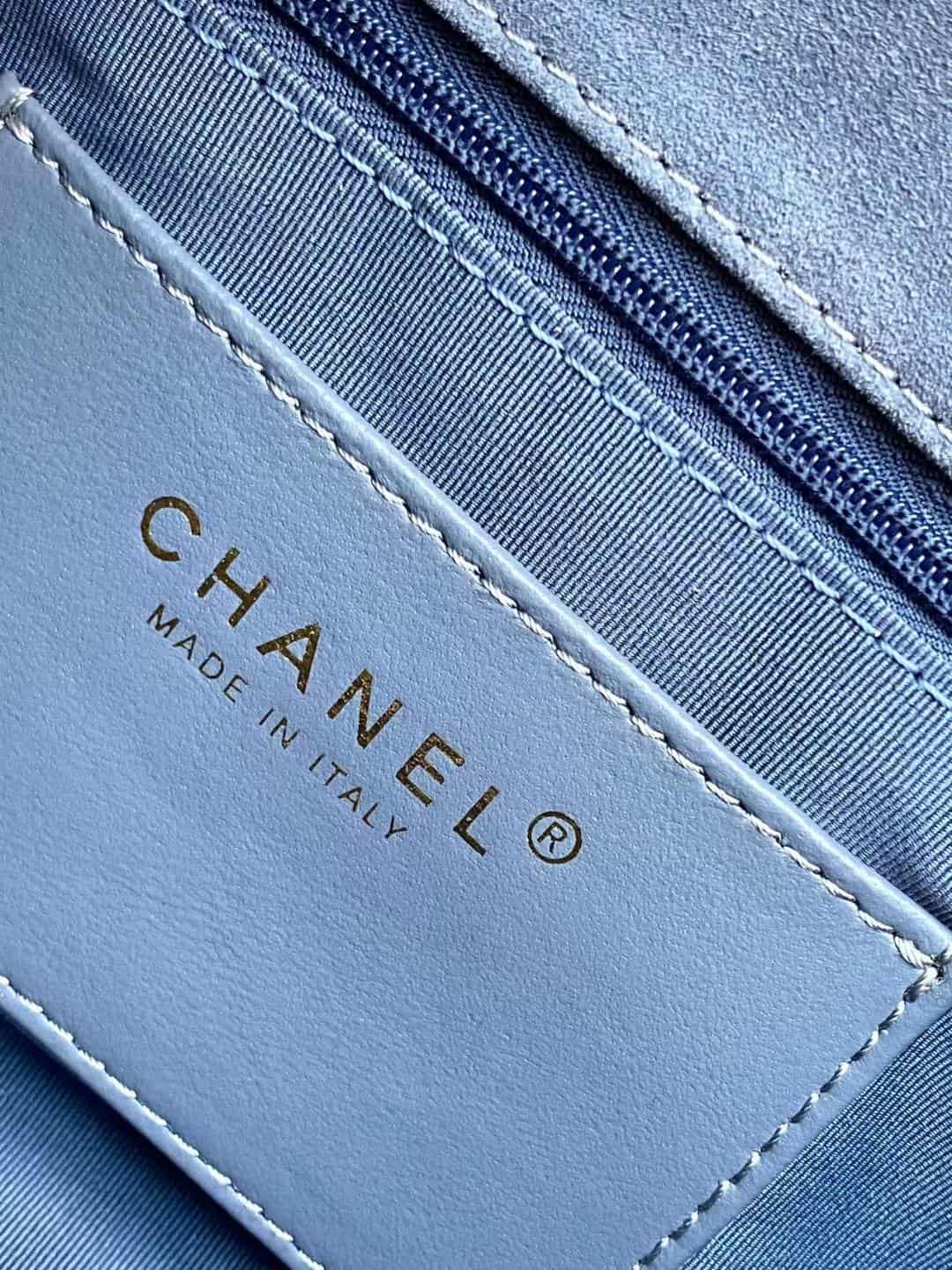 Chanel Classic Flap bag in Blue Suede & Gold-Tone Metal AS5989 A